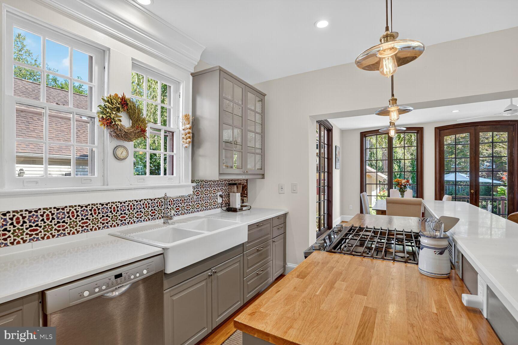 LEEWAY GARDENS - Residential