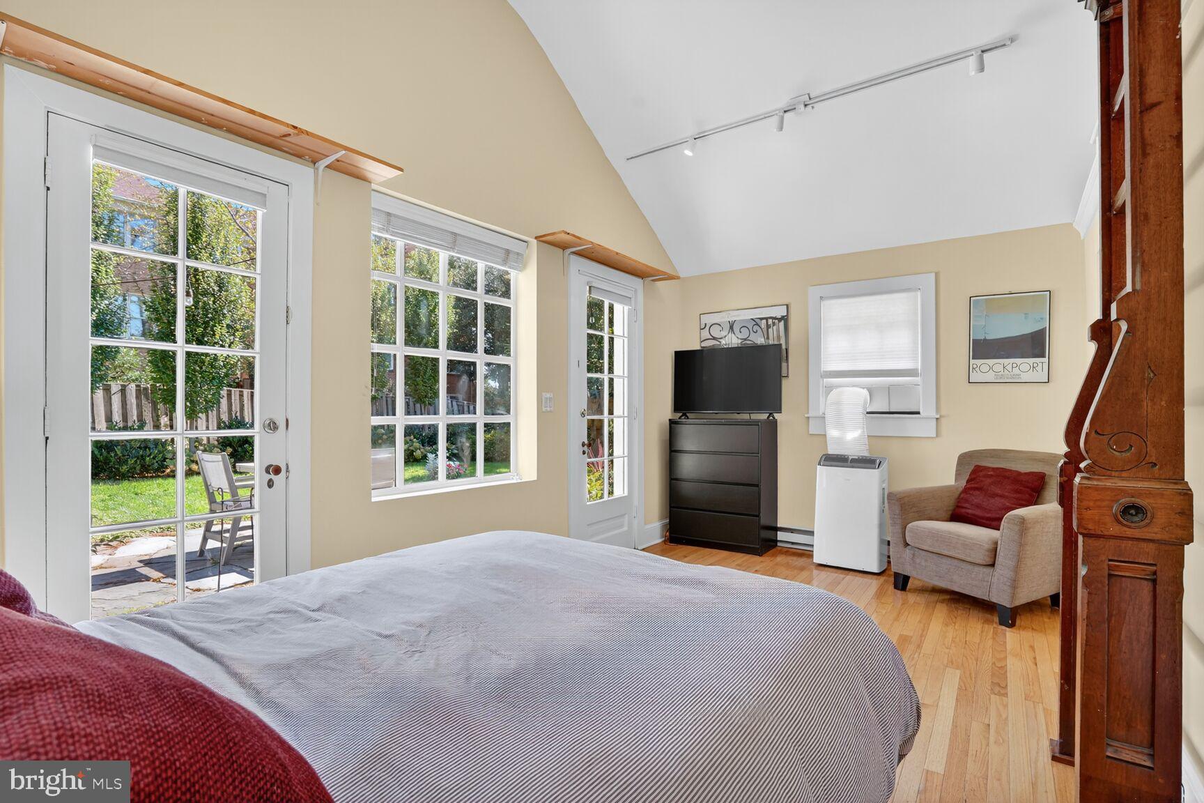 LEEWAY GARDENS - Residential