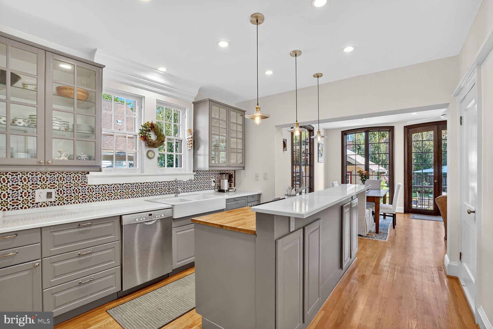 LEEWAY GARDENS - Residential