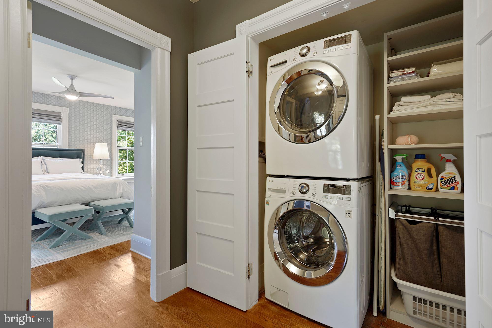WOODLEY PARK - Residential