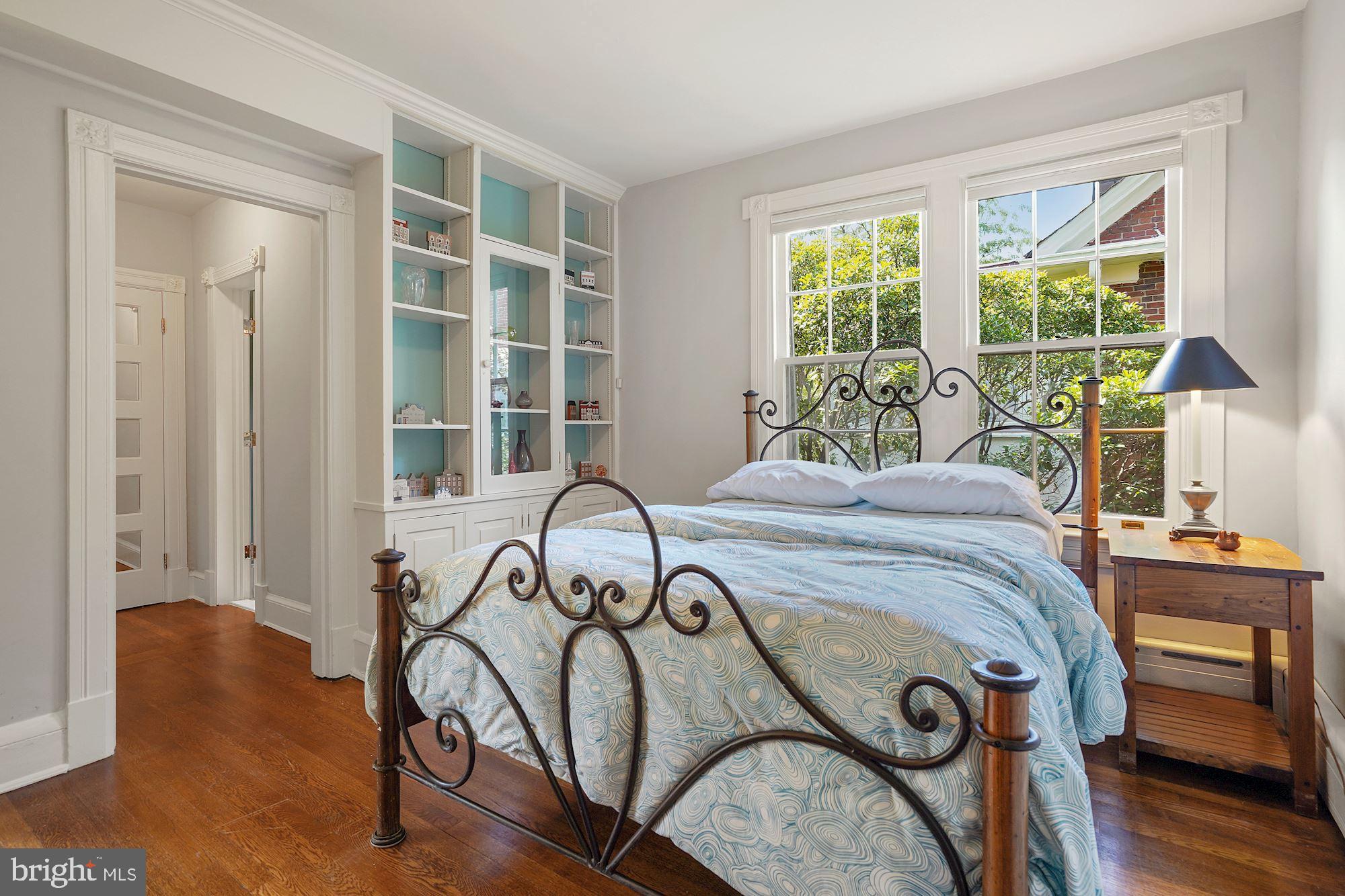 WOODLEY PARK - Residential