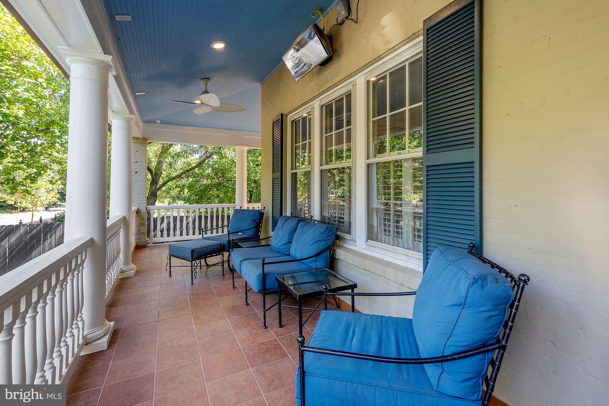 WOODLEY PARK - Residential