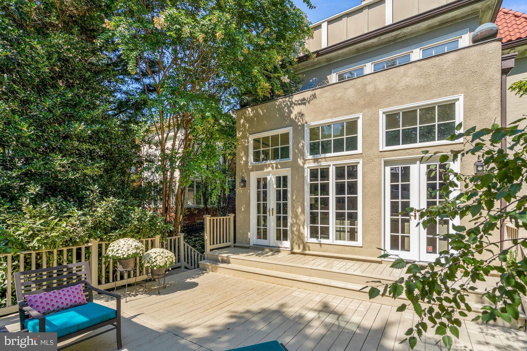 WOODLEY PARK - Residential