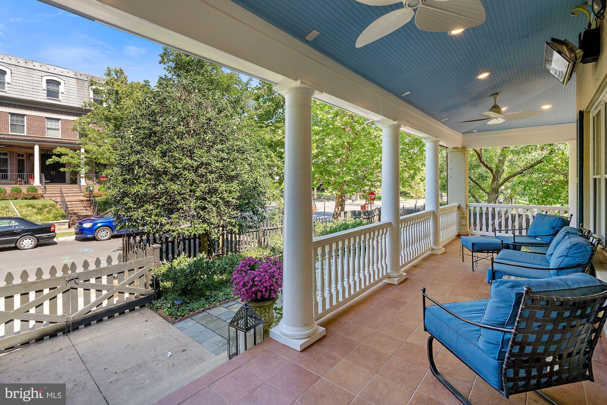 WOODLEY PARK - Residential