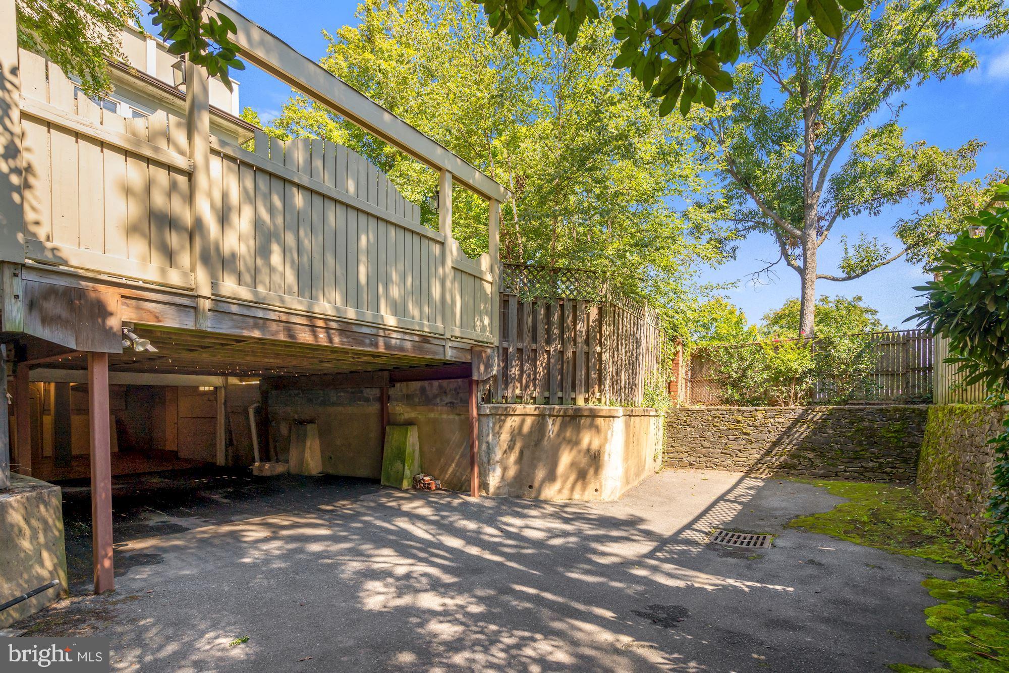WOODLEY PARK - Residential