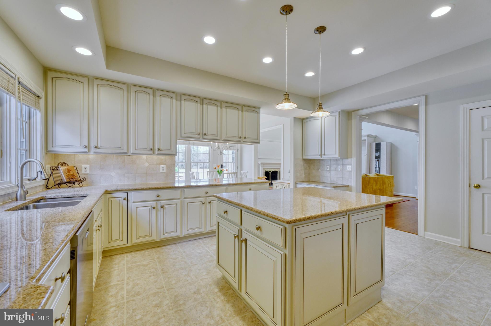 RIVER CREEK - Residential