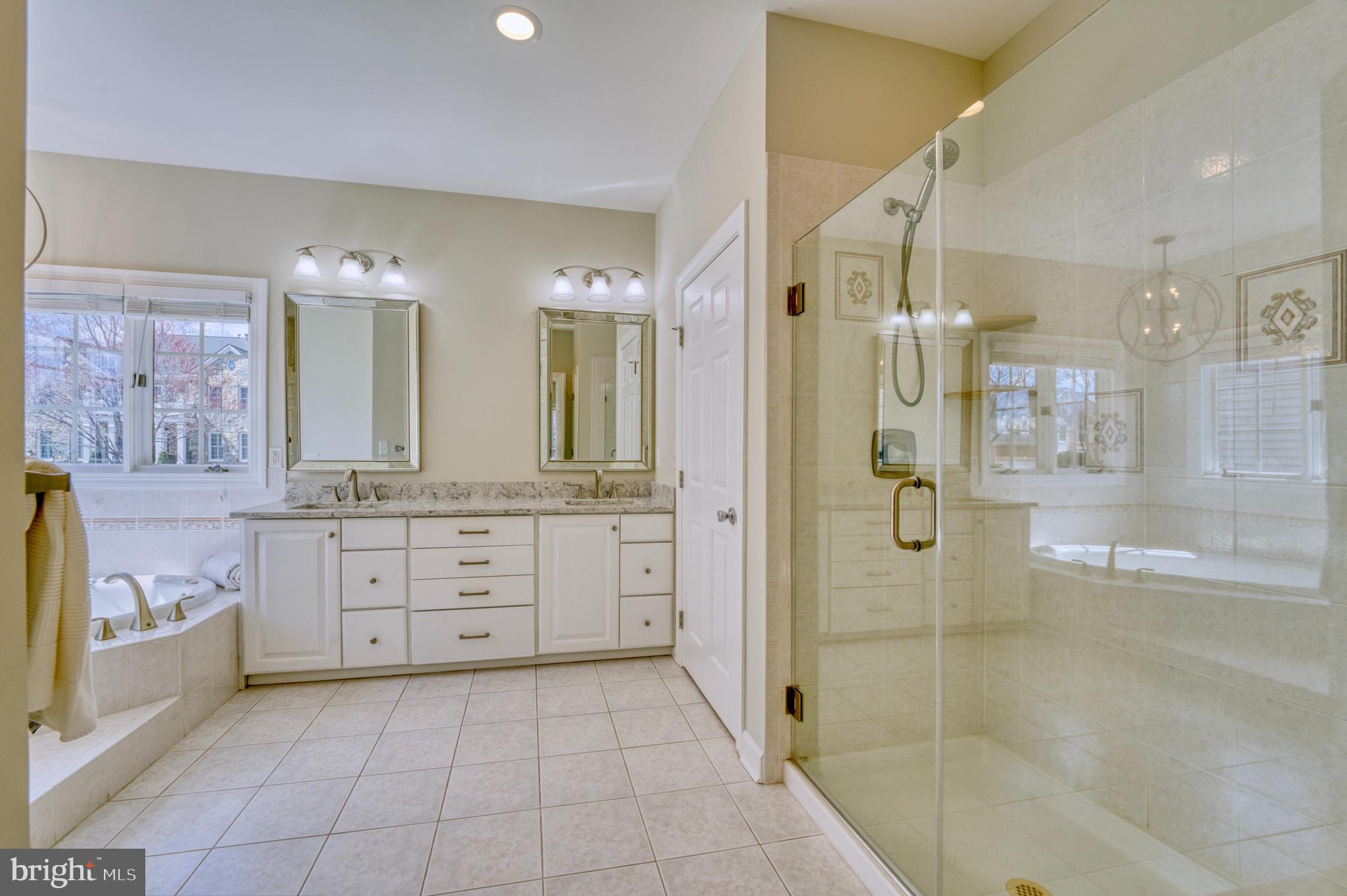 RIVER CREEK - Residential