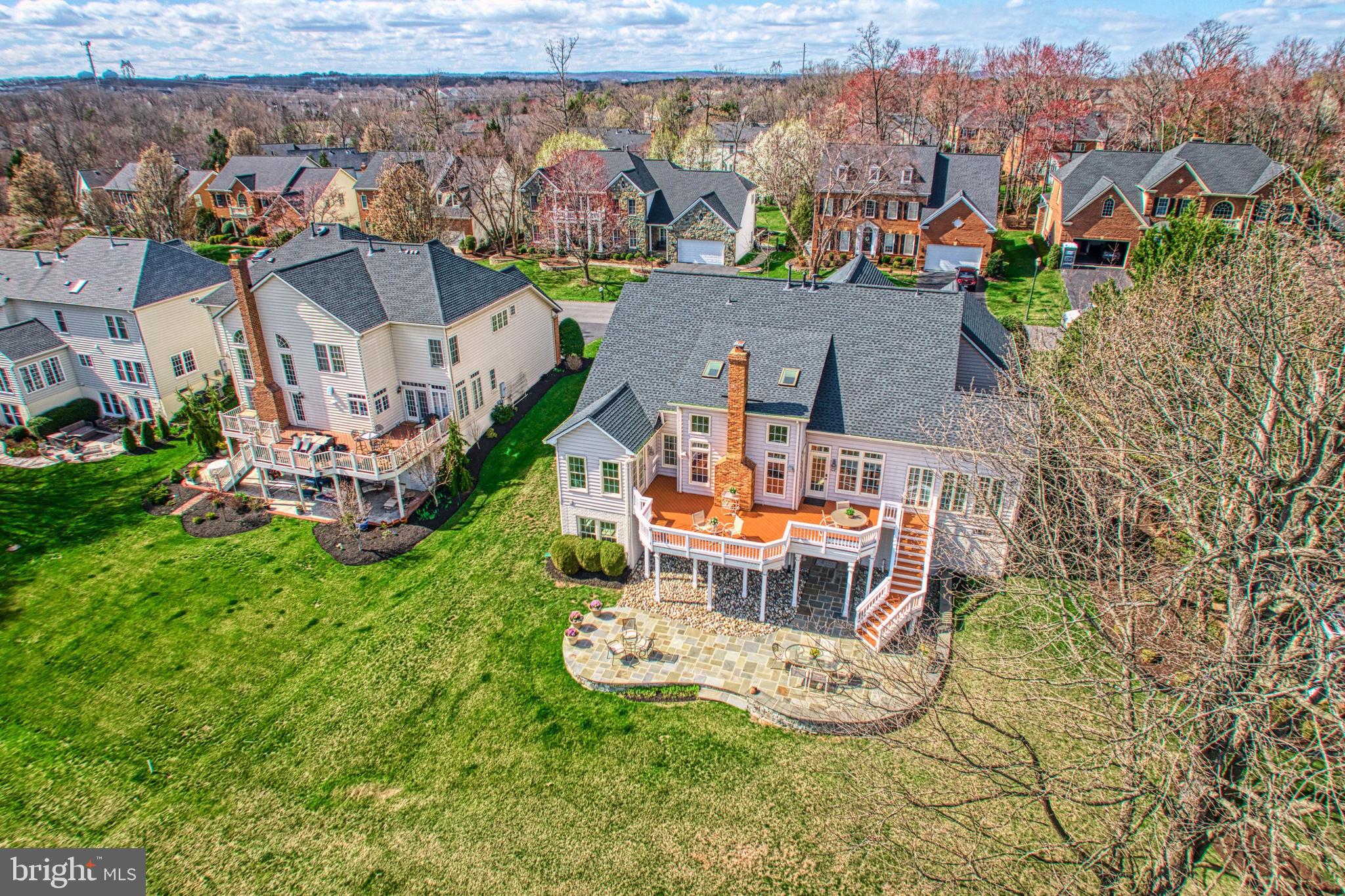 RIVER CREEK - Residential