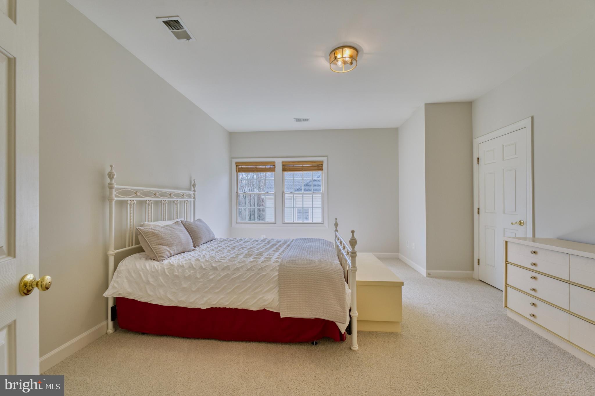 RIVER CREEK - Residential