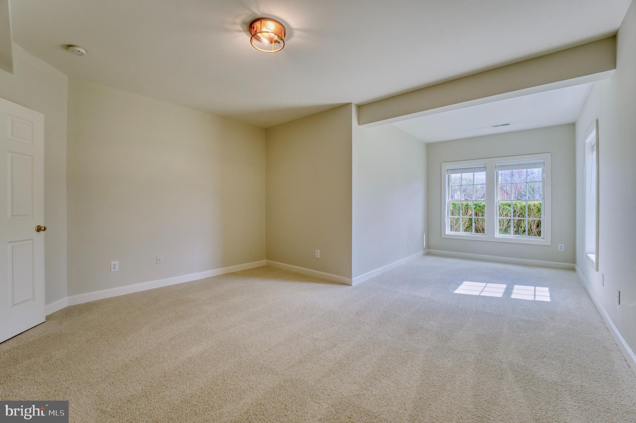 RIVER CREEK - Residential