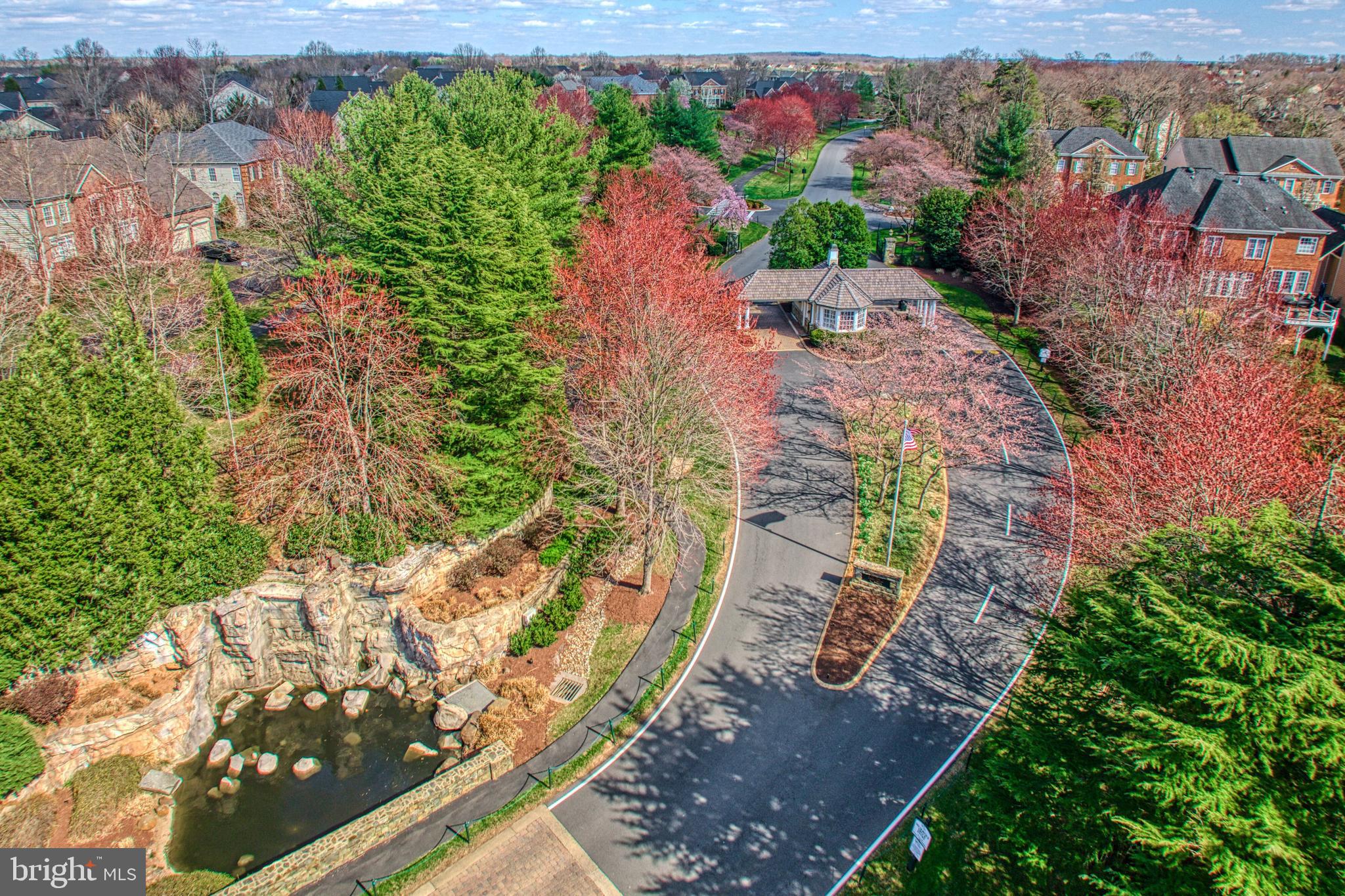 RIVER CREEK - Residential