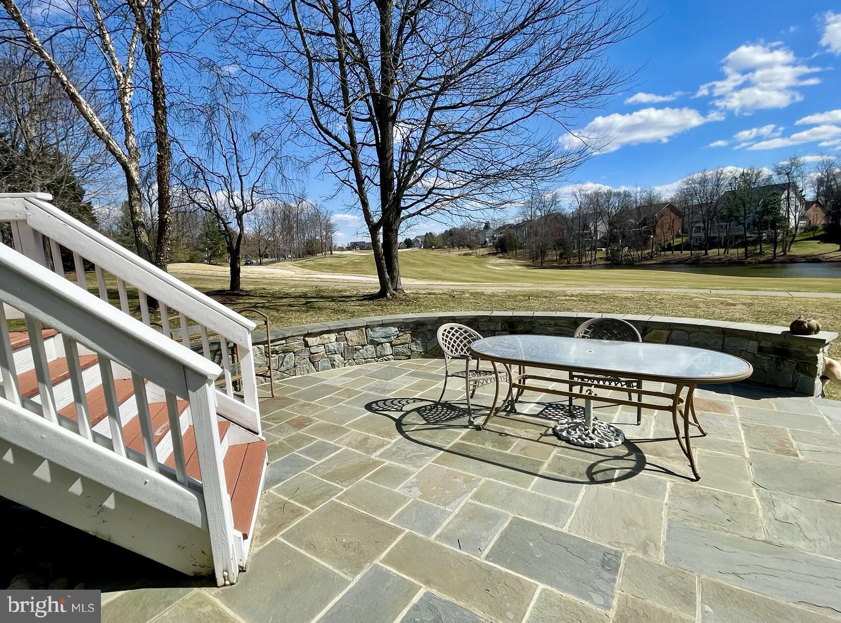 RIVER CREEK - Residential