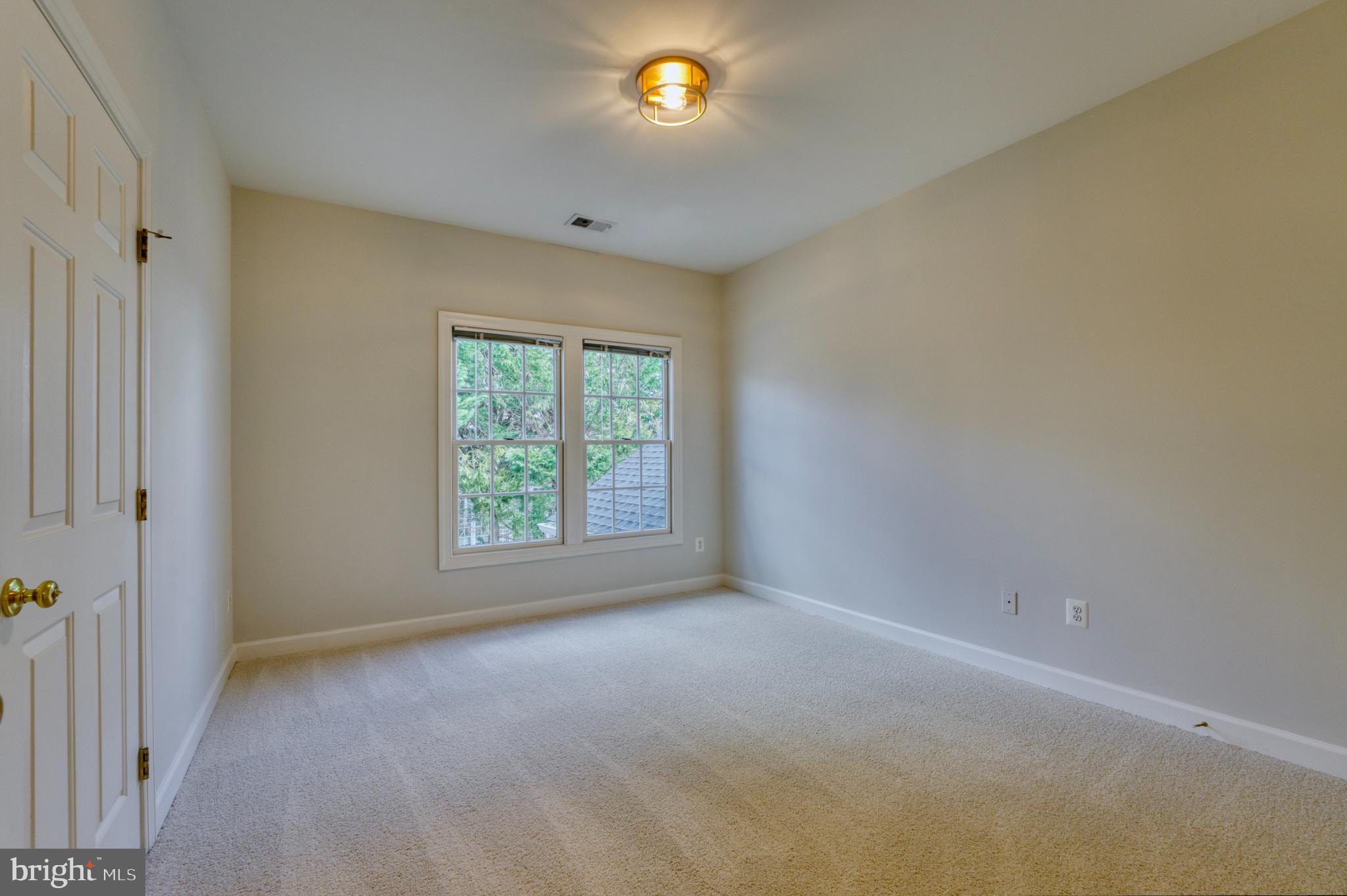 RIVER CREEK - Residential