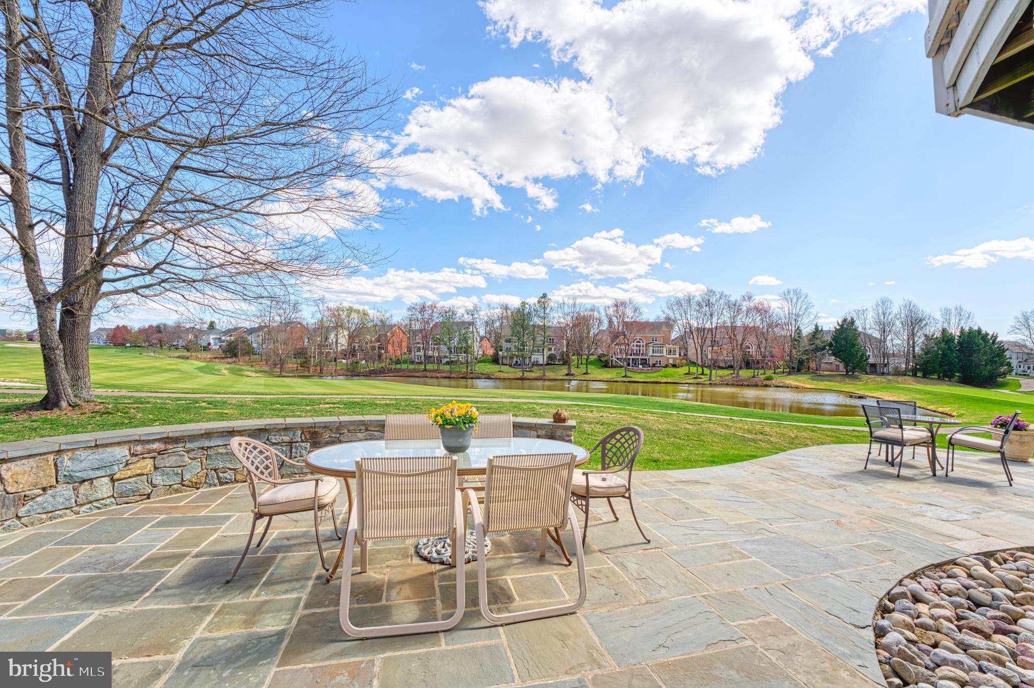 RIVER CREEK - Residential