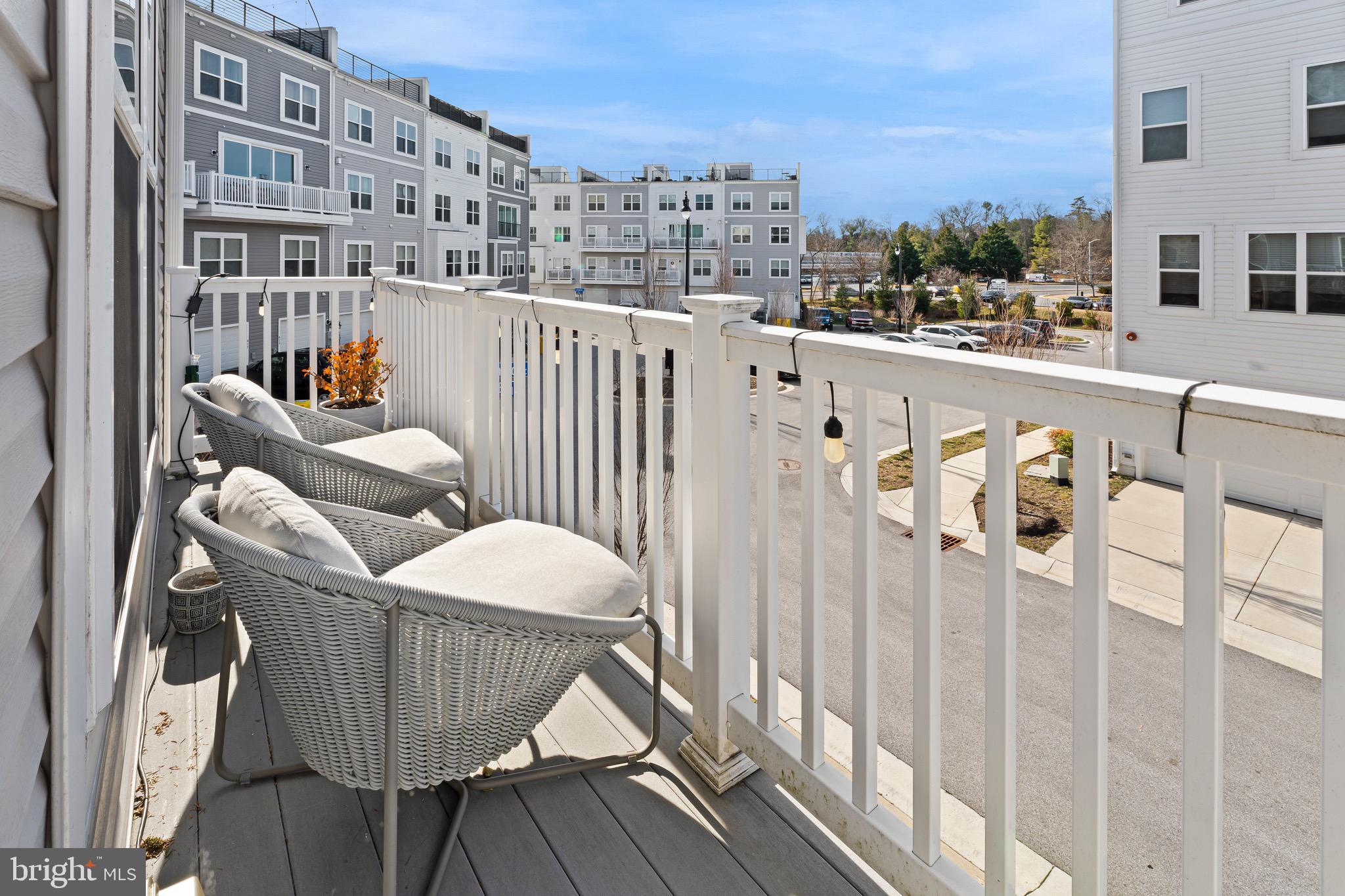 ADMIRALS SQUARE - Residential