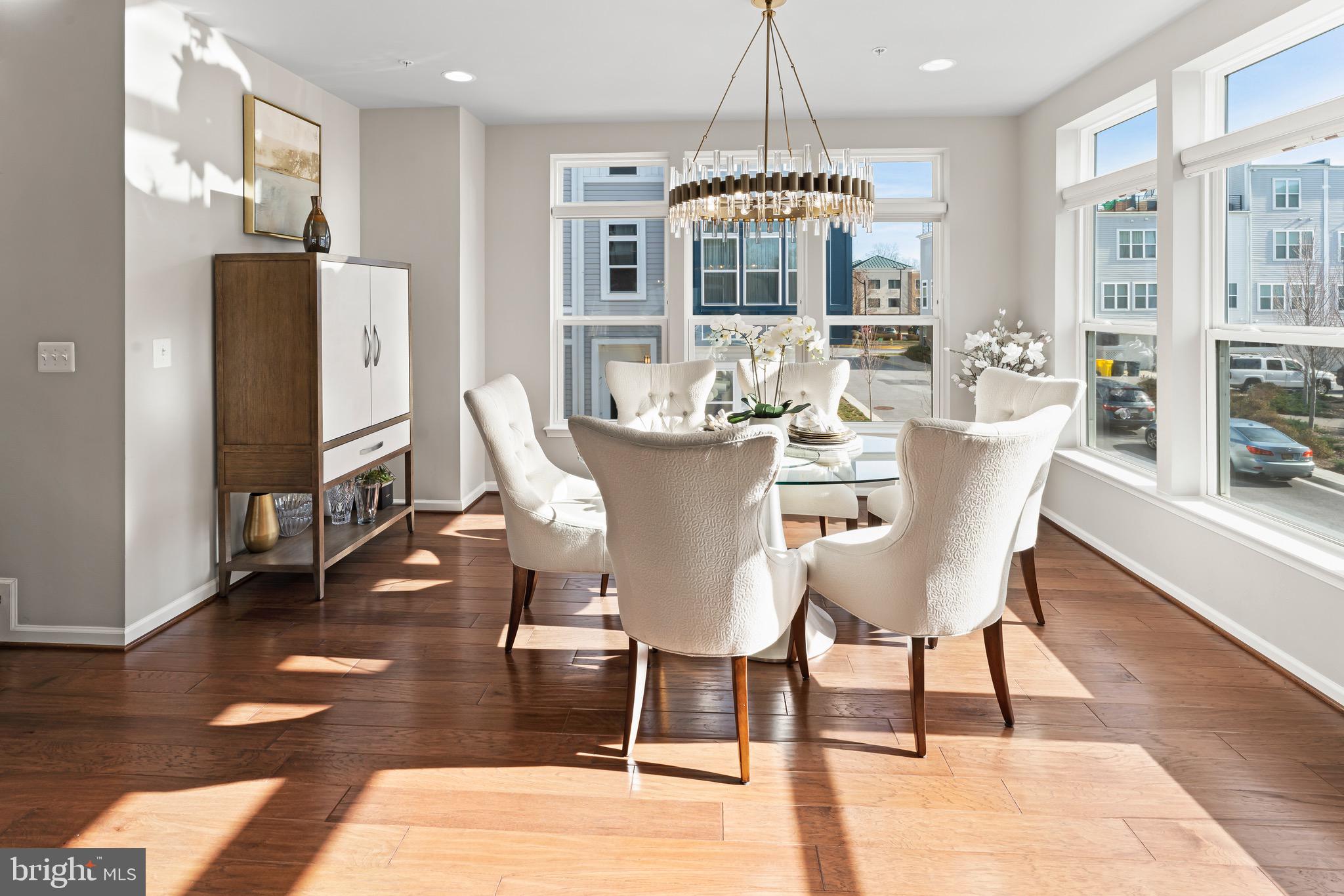 ADMIRALS SQUARE - Residential