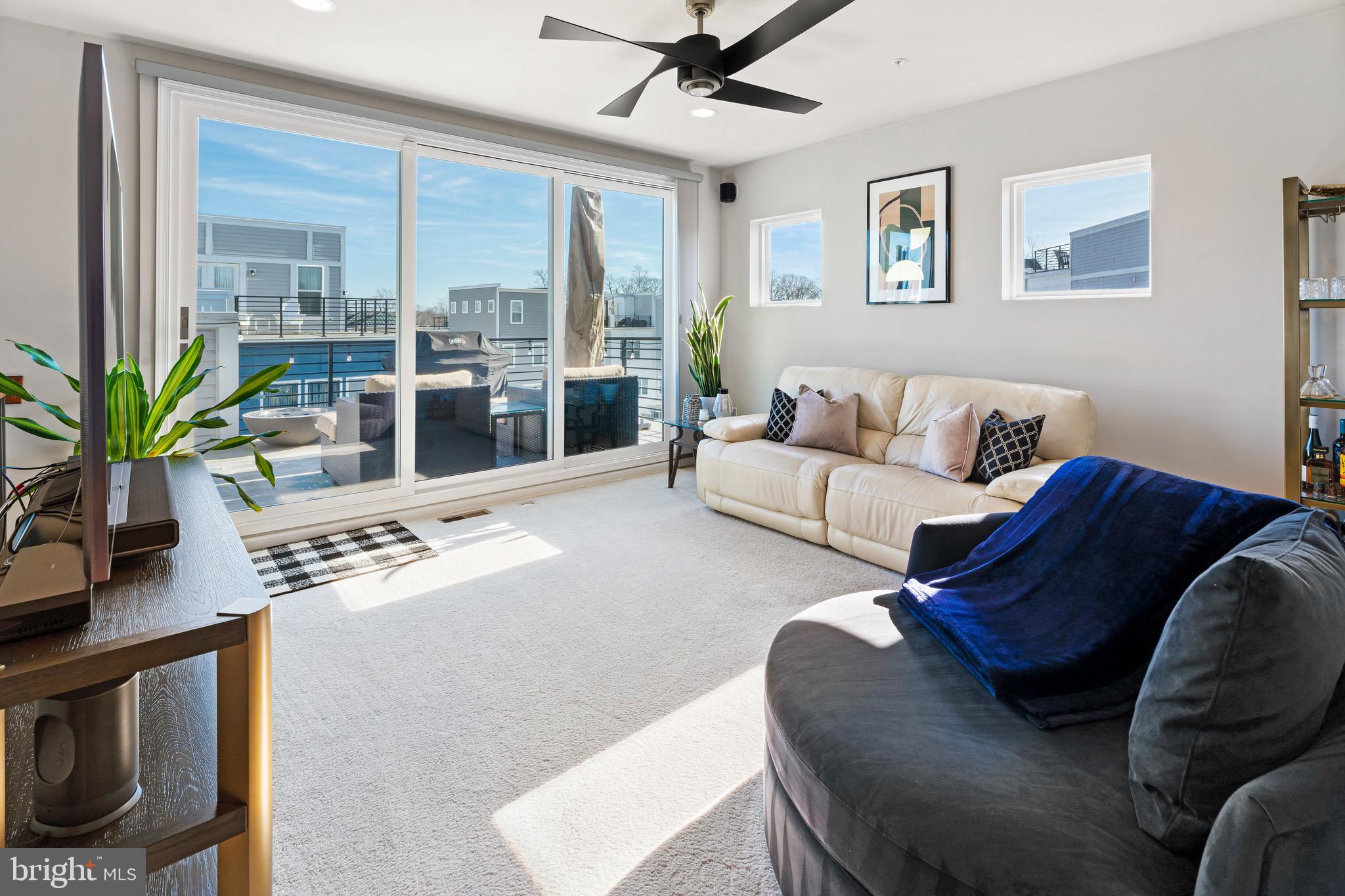 ADMIRALS SQUARE - Residential