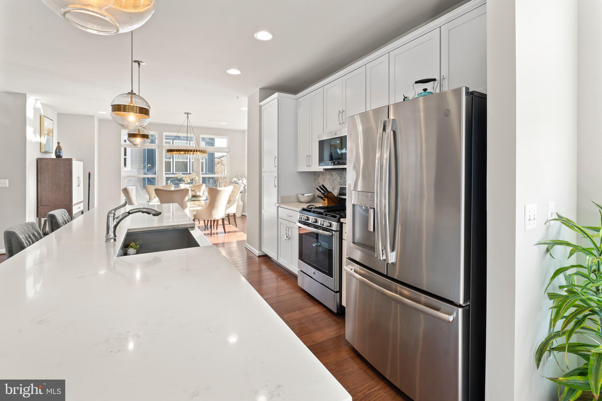 ADMIRALS SQUARE - Residential