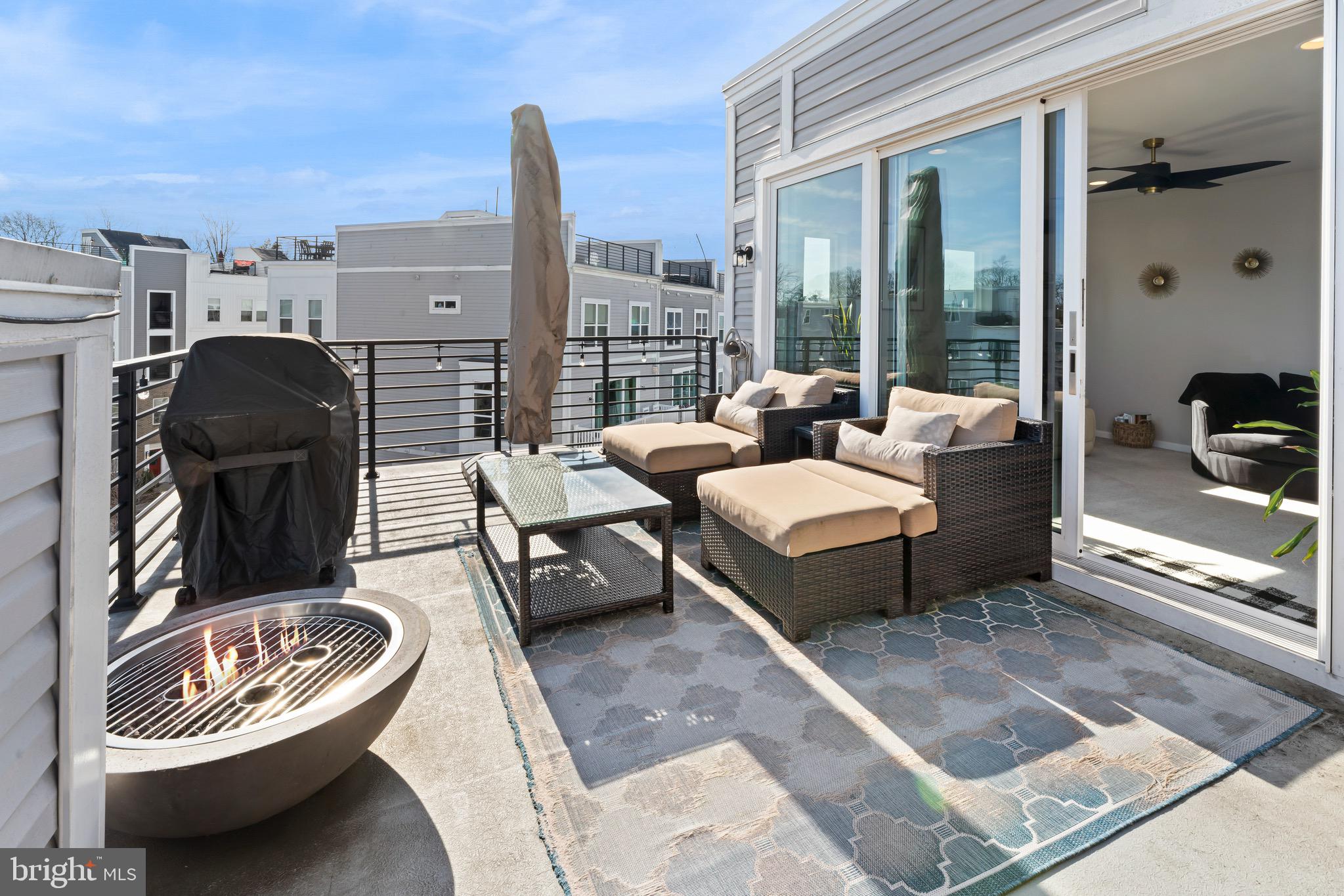 ADMIRALS SQUARE - Residential