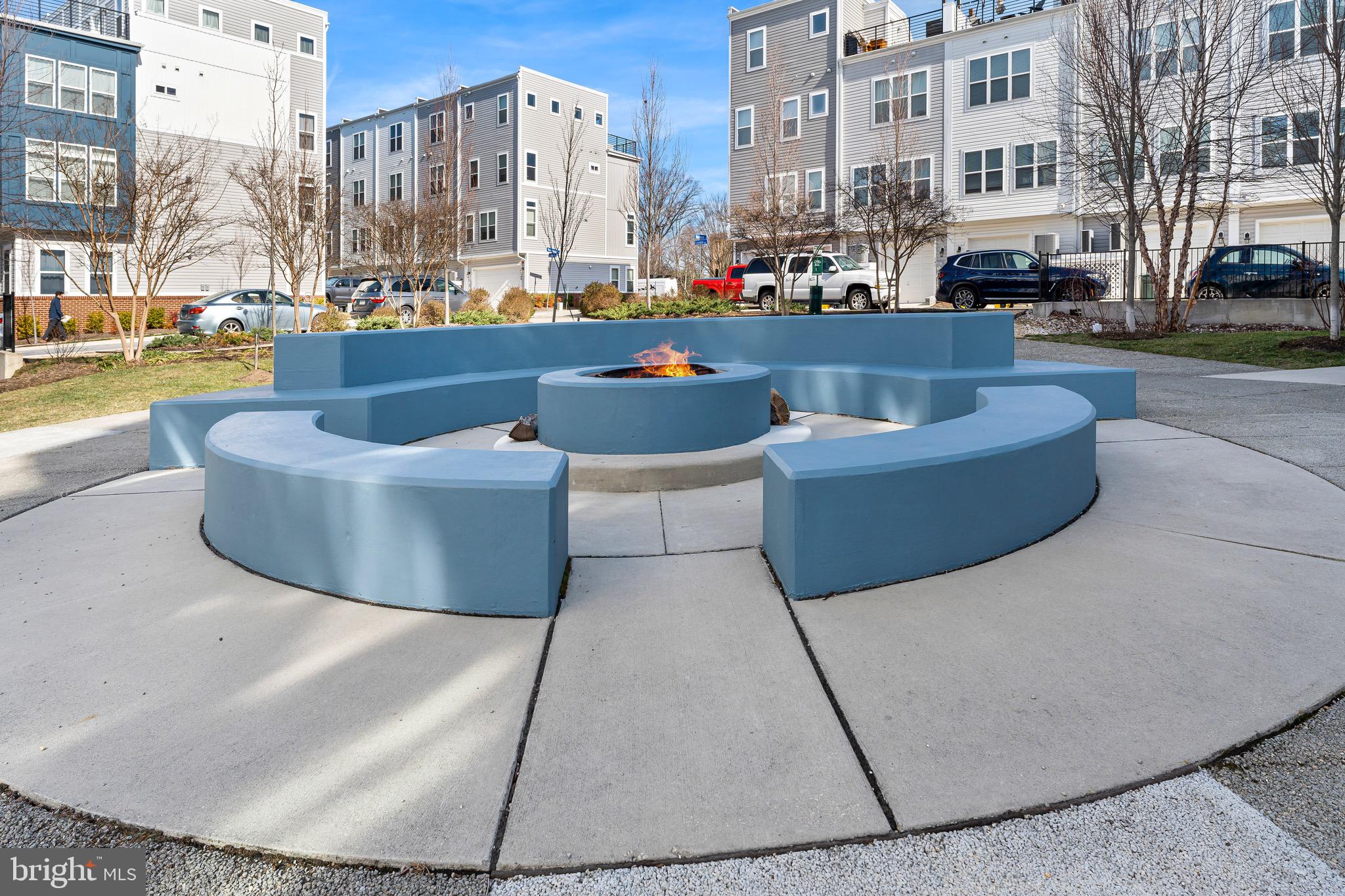 ADMIRALS SQUARE - Residential