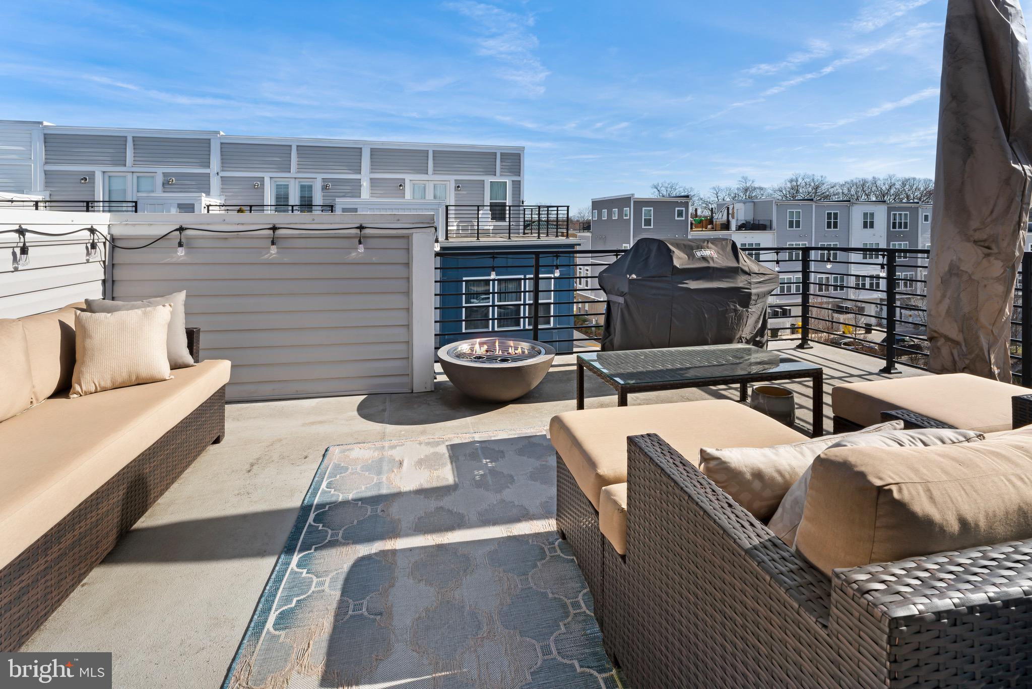 ADMIRALS SQUARE - Residential