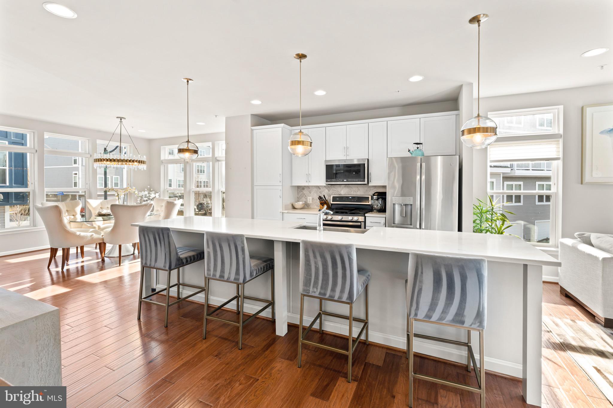 ADMIRALS SQUARE - Residential