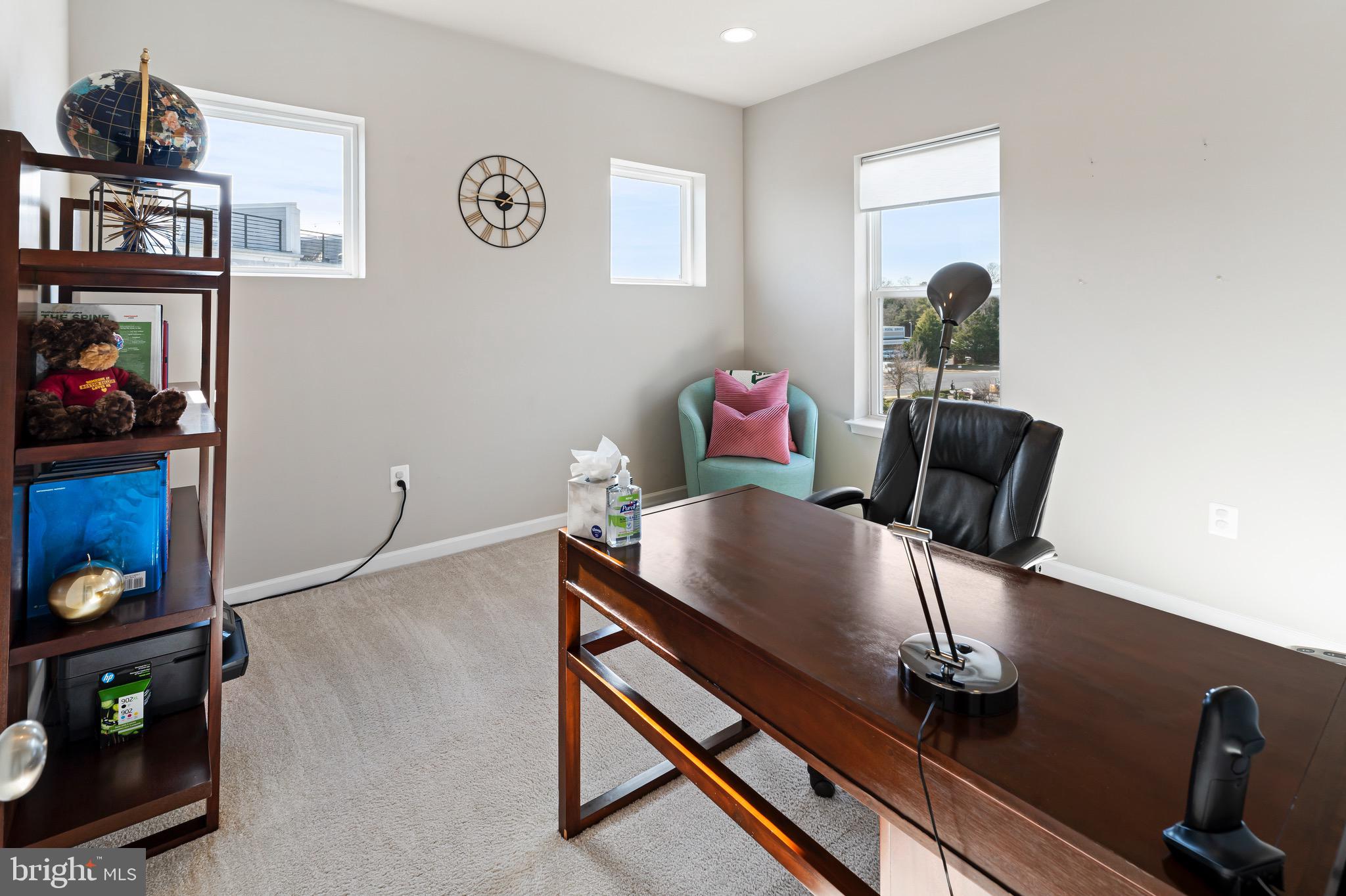 ADMIRALS SQUARE - Residential