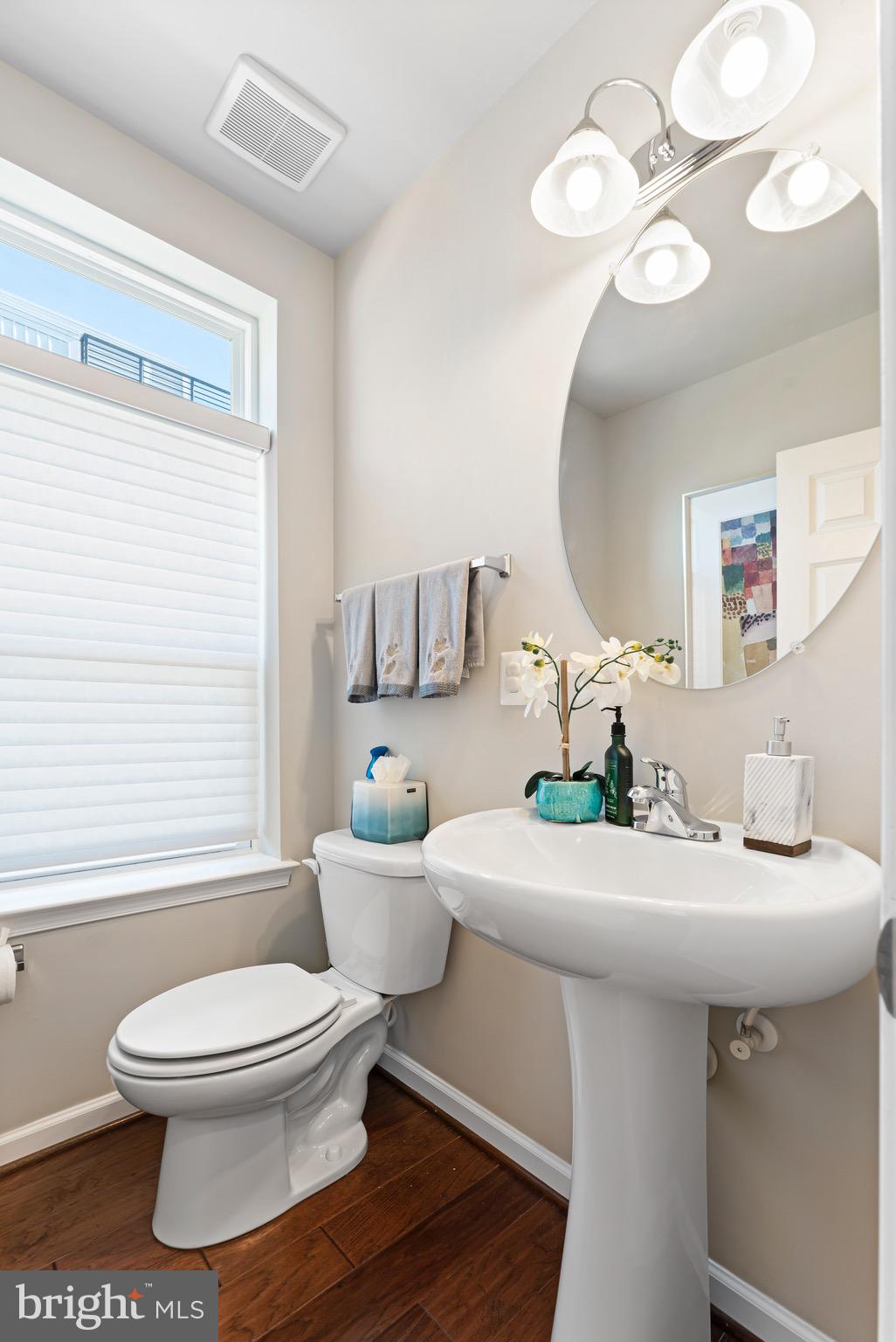 ADMIRALS SQUARE - Residential