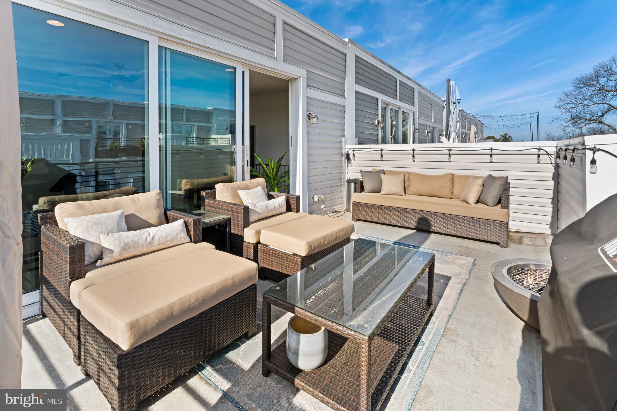 ADMIRALS SQUARE - Residential