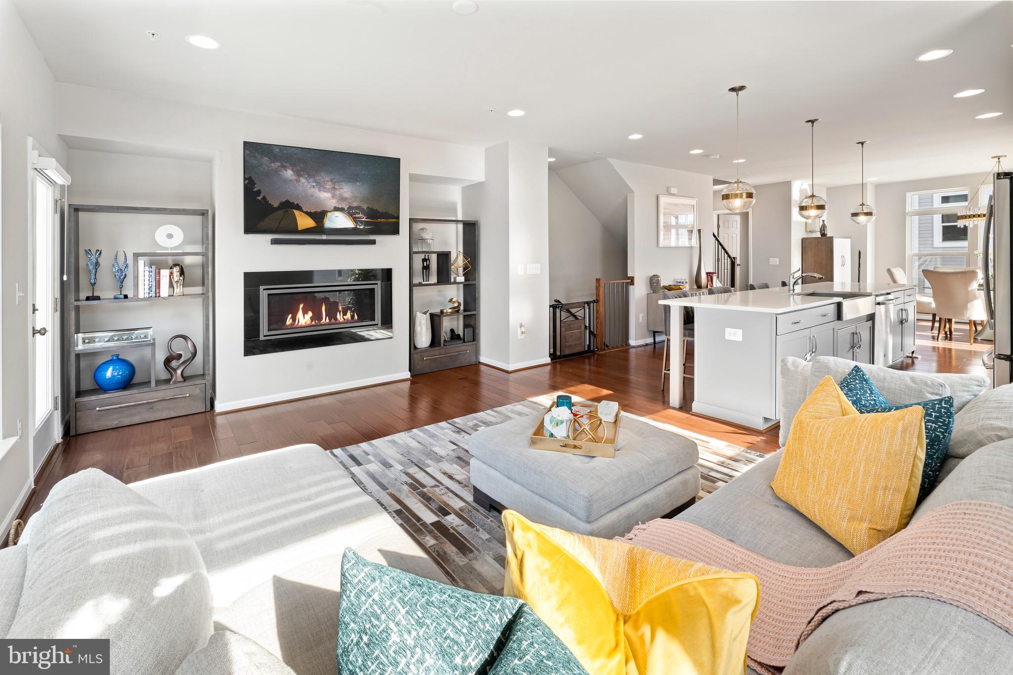 ADMIRALS SQUARE - Residential