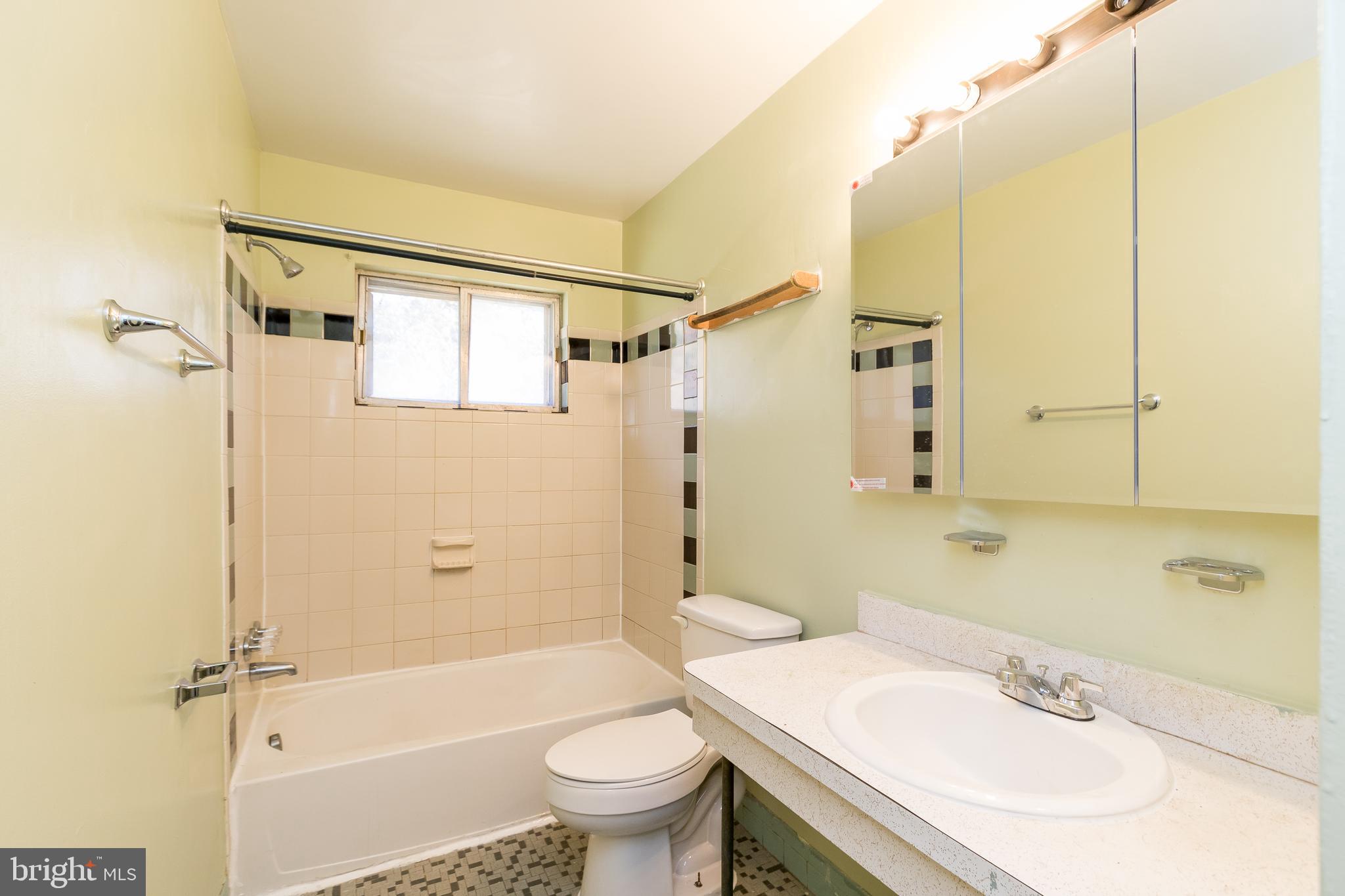 DISTRICT HEIGHTS - Residential Lease