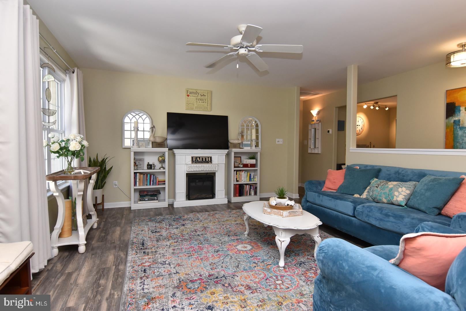 23584 HOLLY CIRCLE