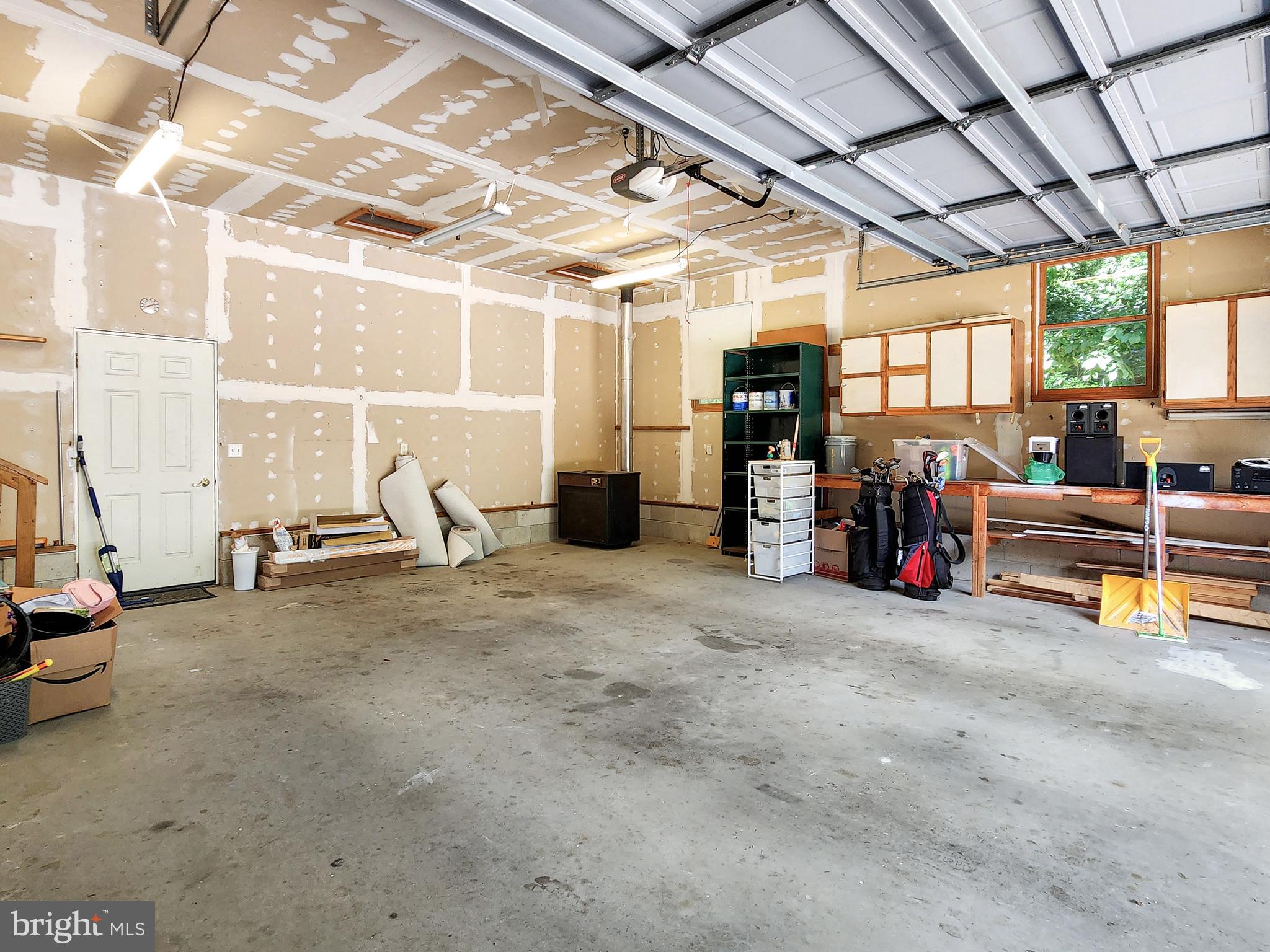 CAPTAIN'S COVE - Residential