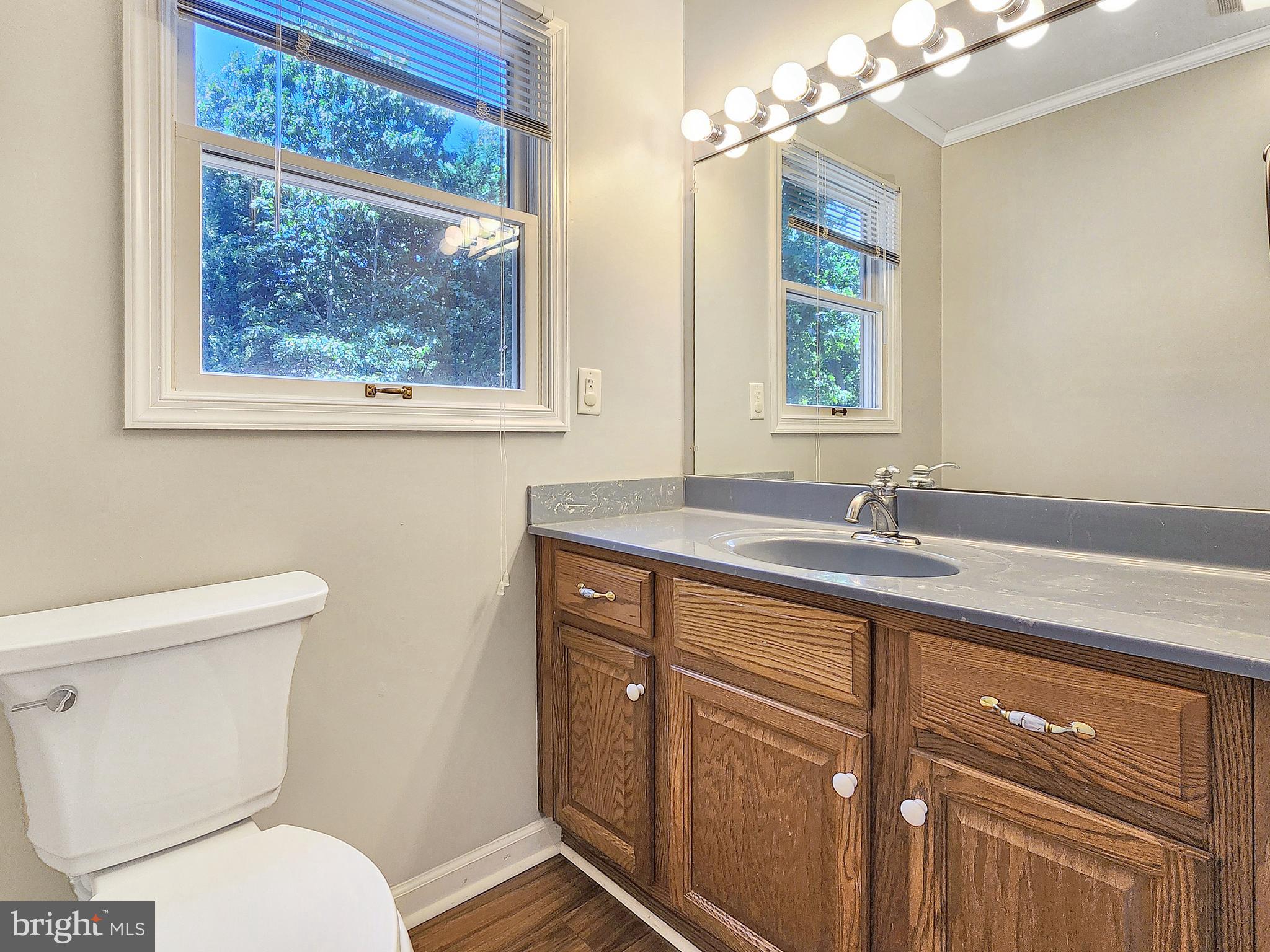 CAPTAIN'S COVE - Residential