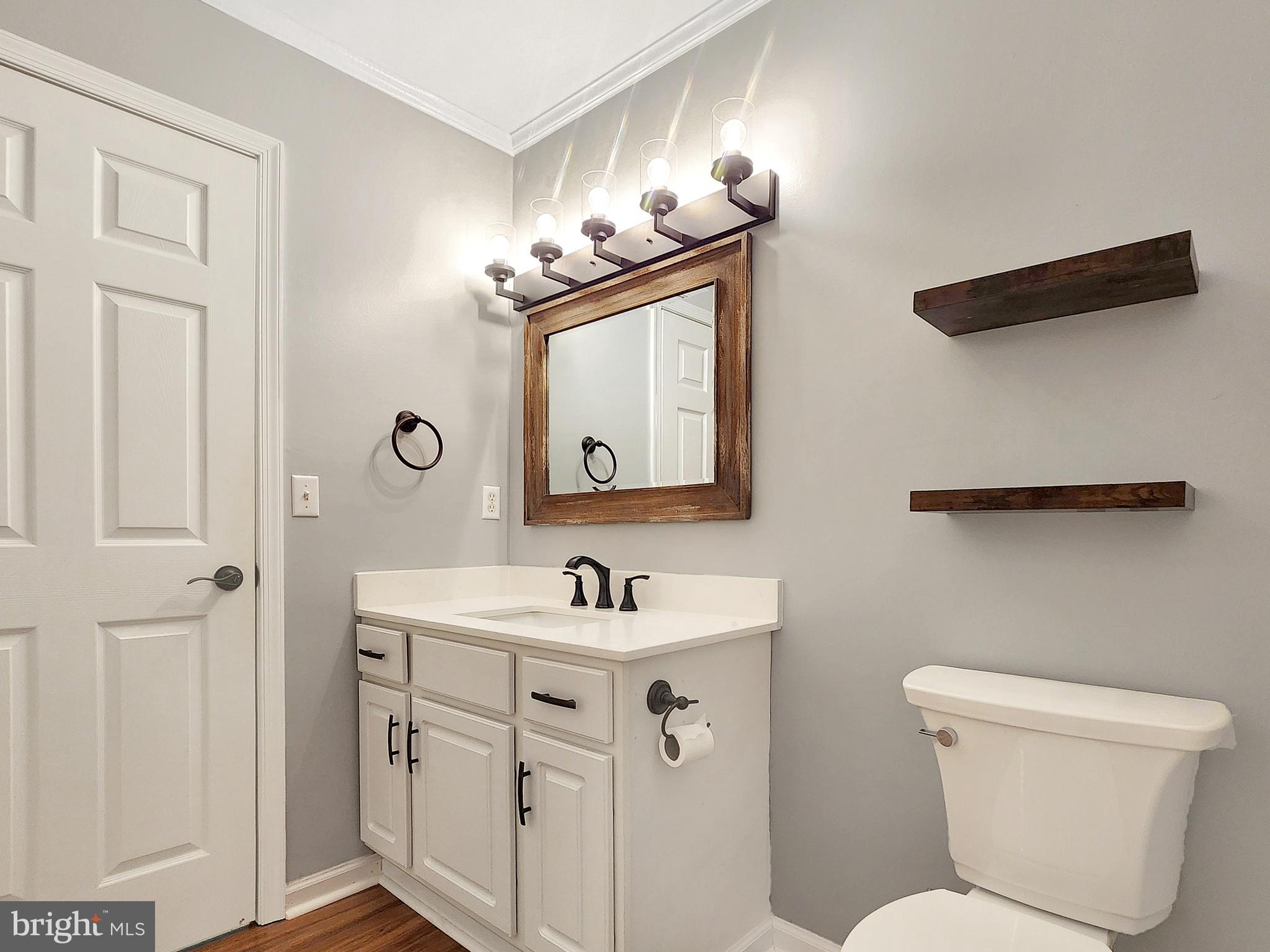 CAPTAIN'S COVE - Residential