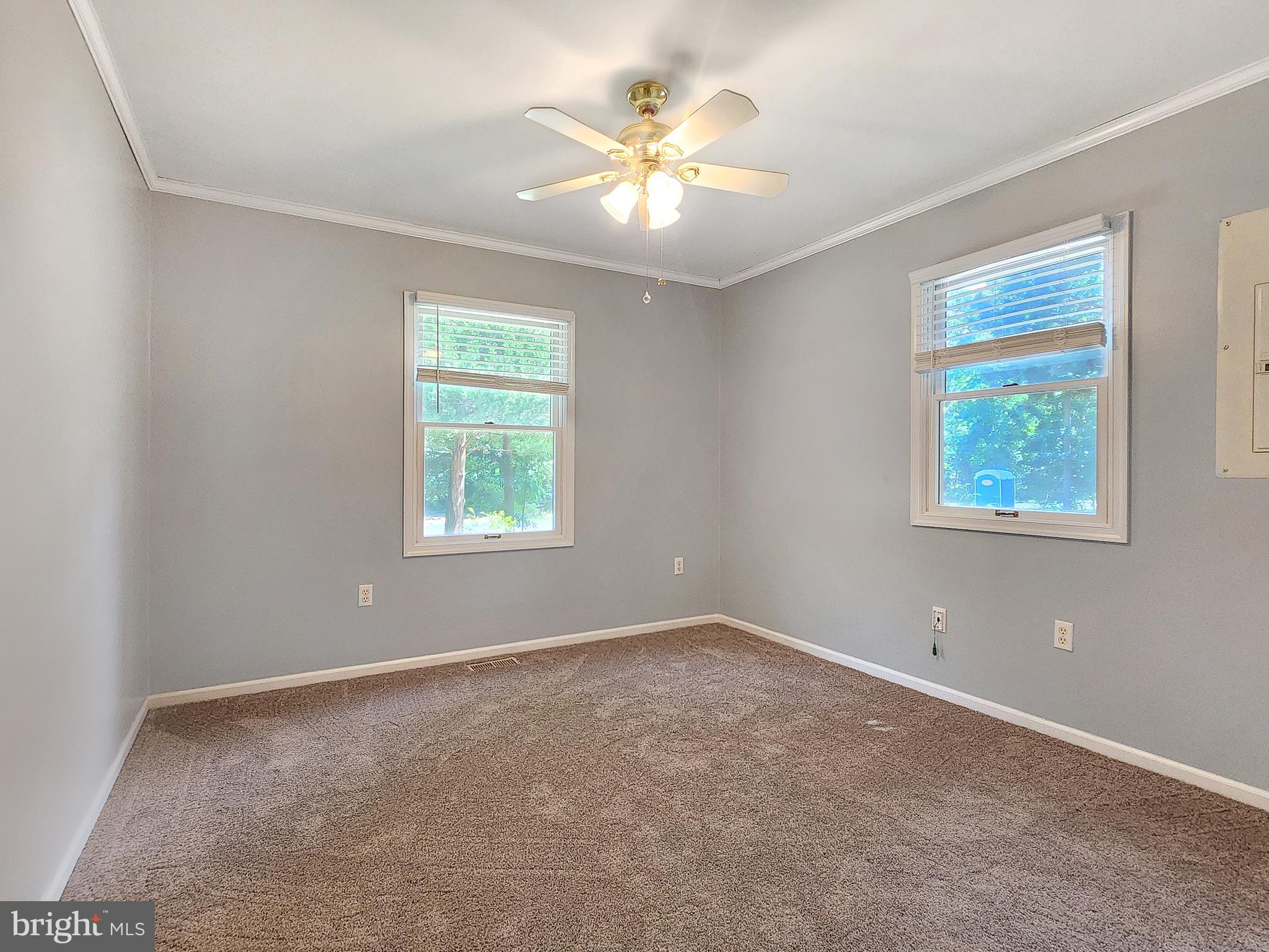 CAPTAIN'S COVE - Residential