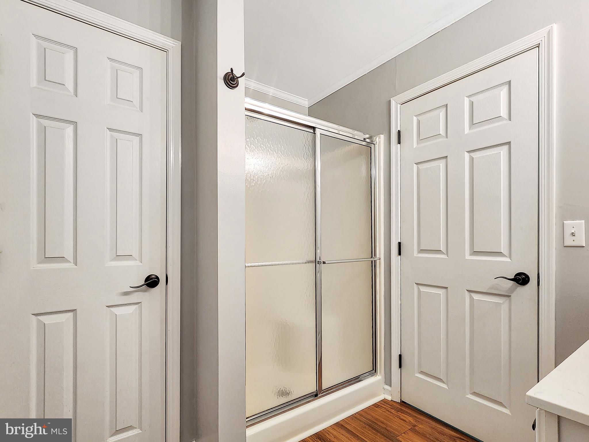 CAPTAIN'S COVE - Residential