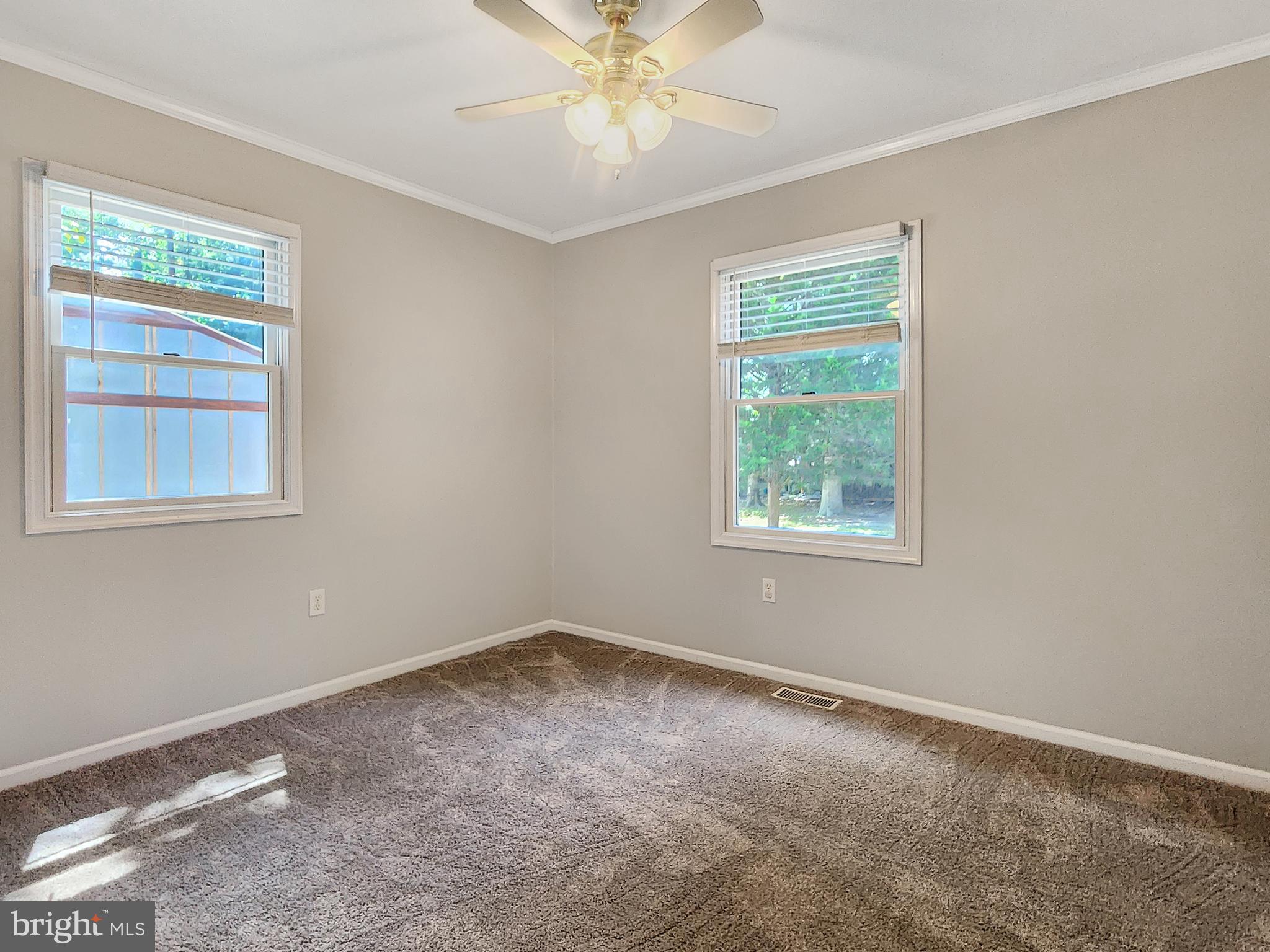 CAPTAIN'S COVE - Residential