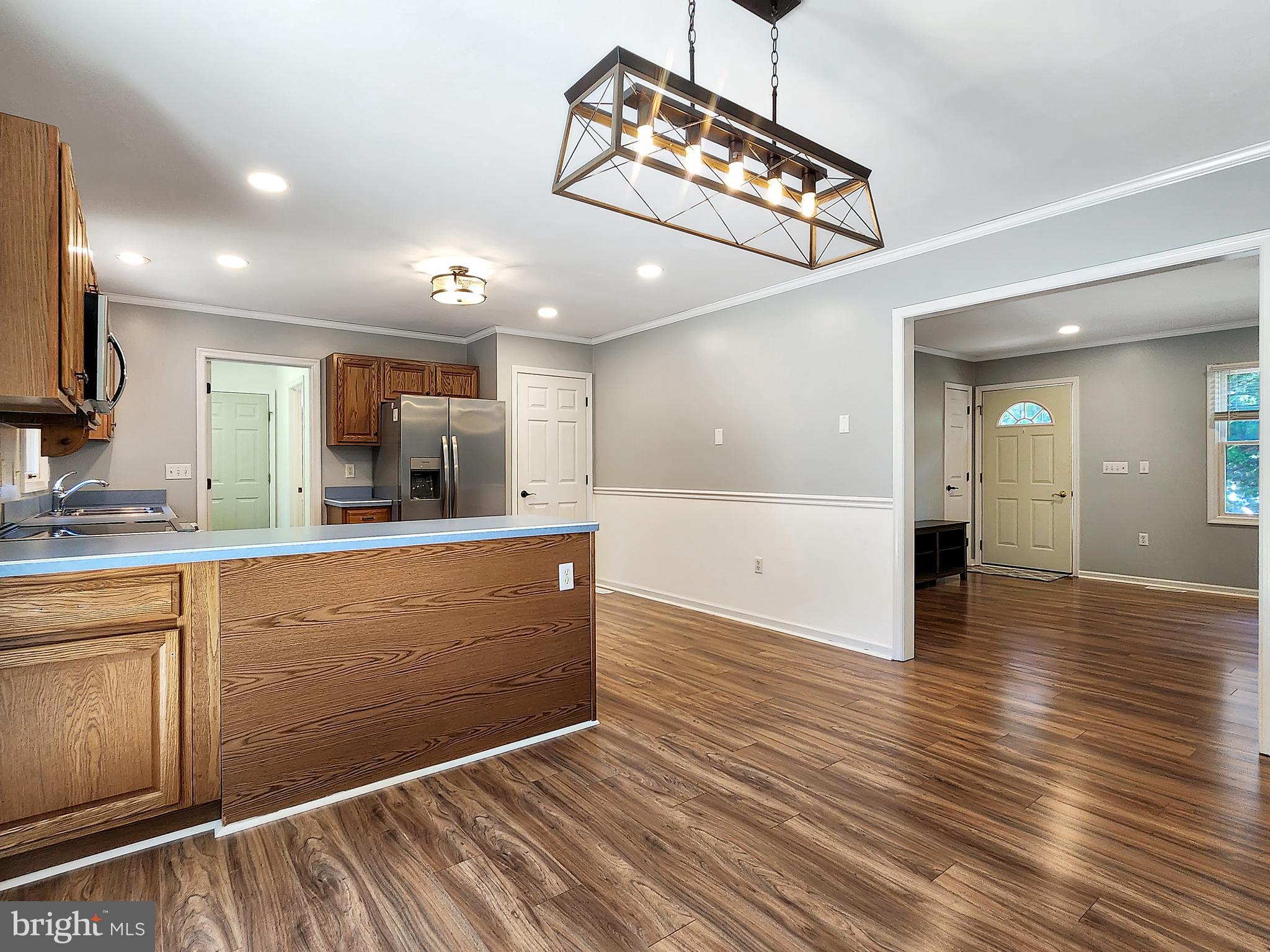 CAPTAIN'S COVE - Residential