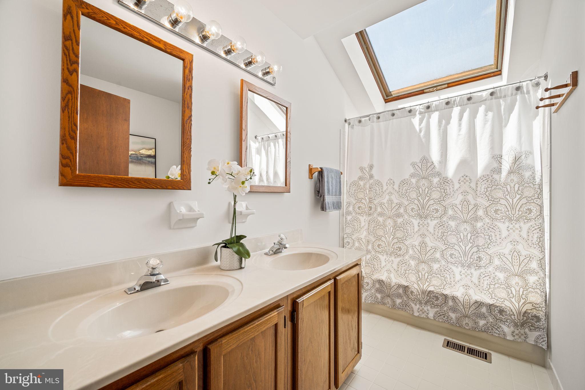 GROVE HILL FARMS - Residential