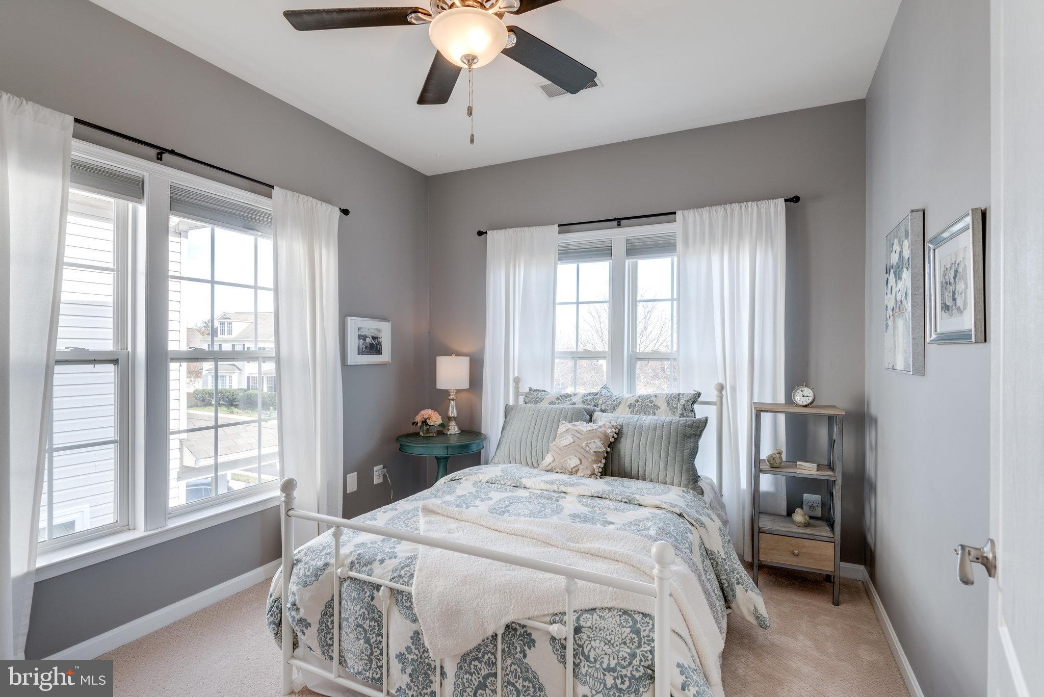 SIGNATURE AT BROADLANDS - Residential