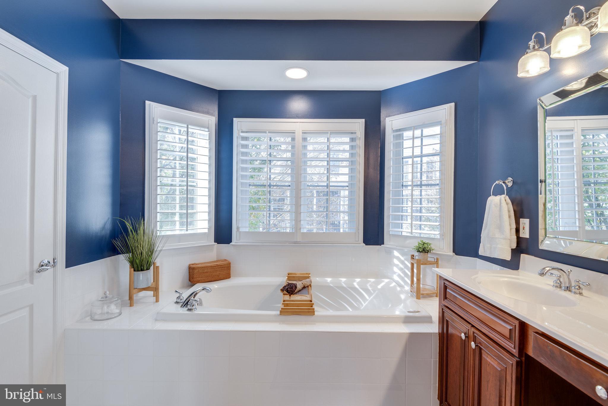 SIGNATURE AT BROADLANDS - Residential