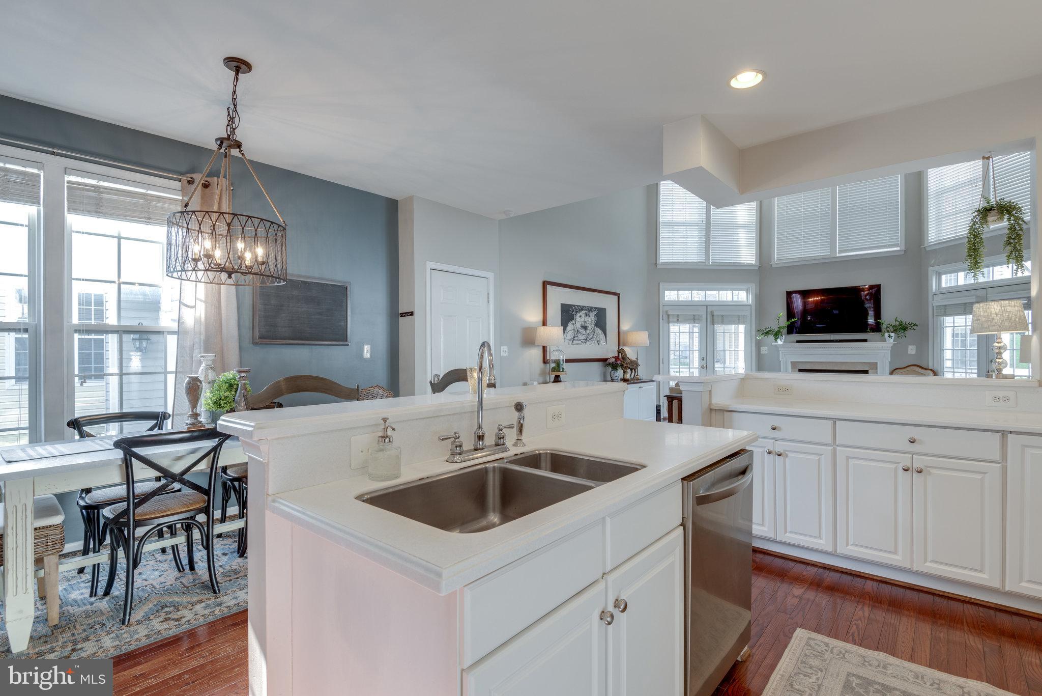 SIGNATURE AT BROADLANDS - Residential