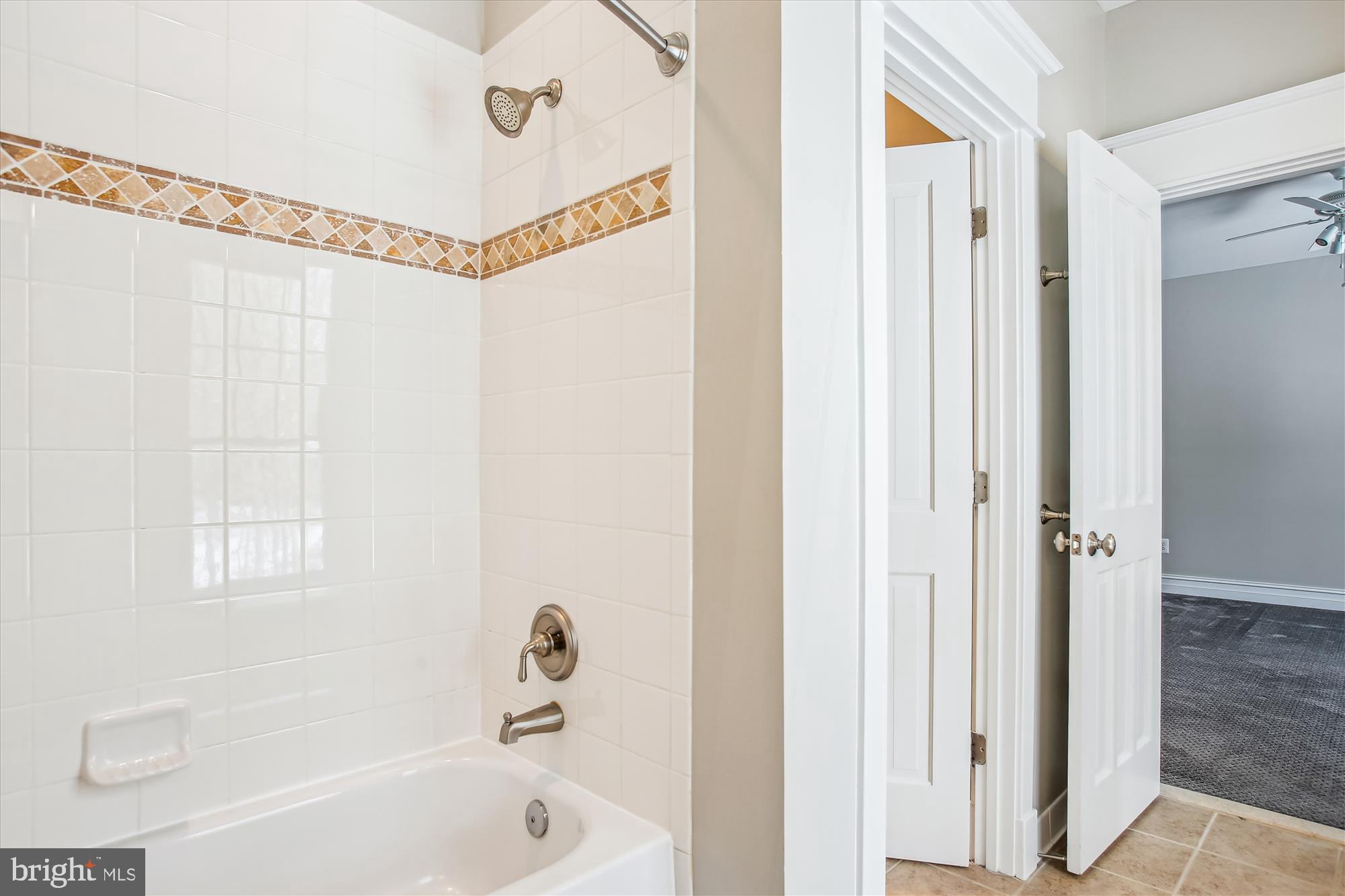 RICH E LAND - Residential