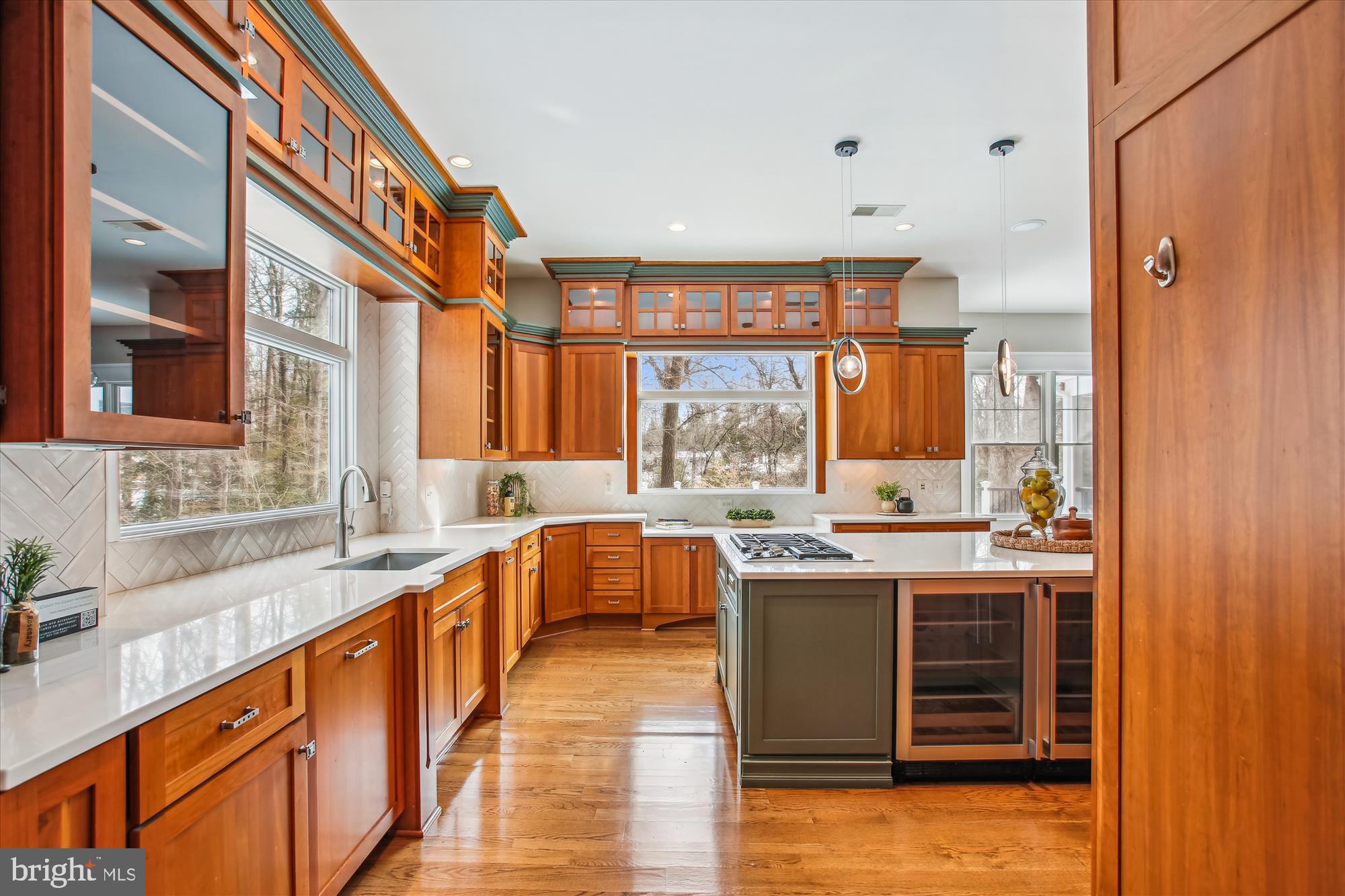 RICH E LAND - Residential