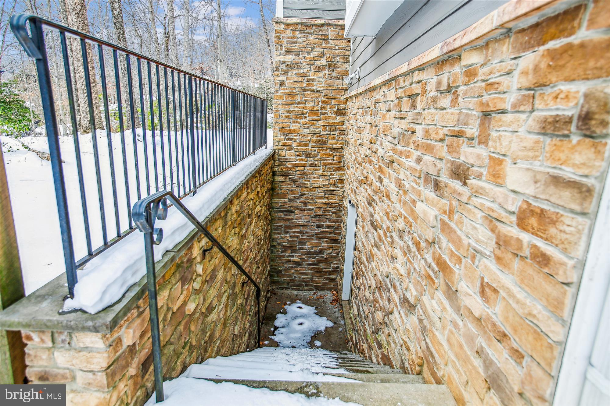 RICH E LAND - Residential