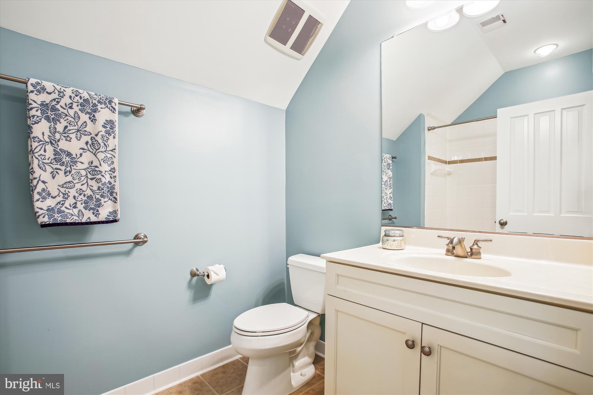 RICH E LAND - Residential