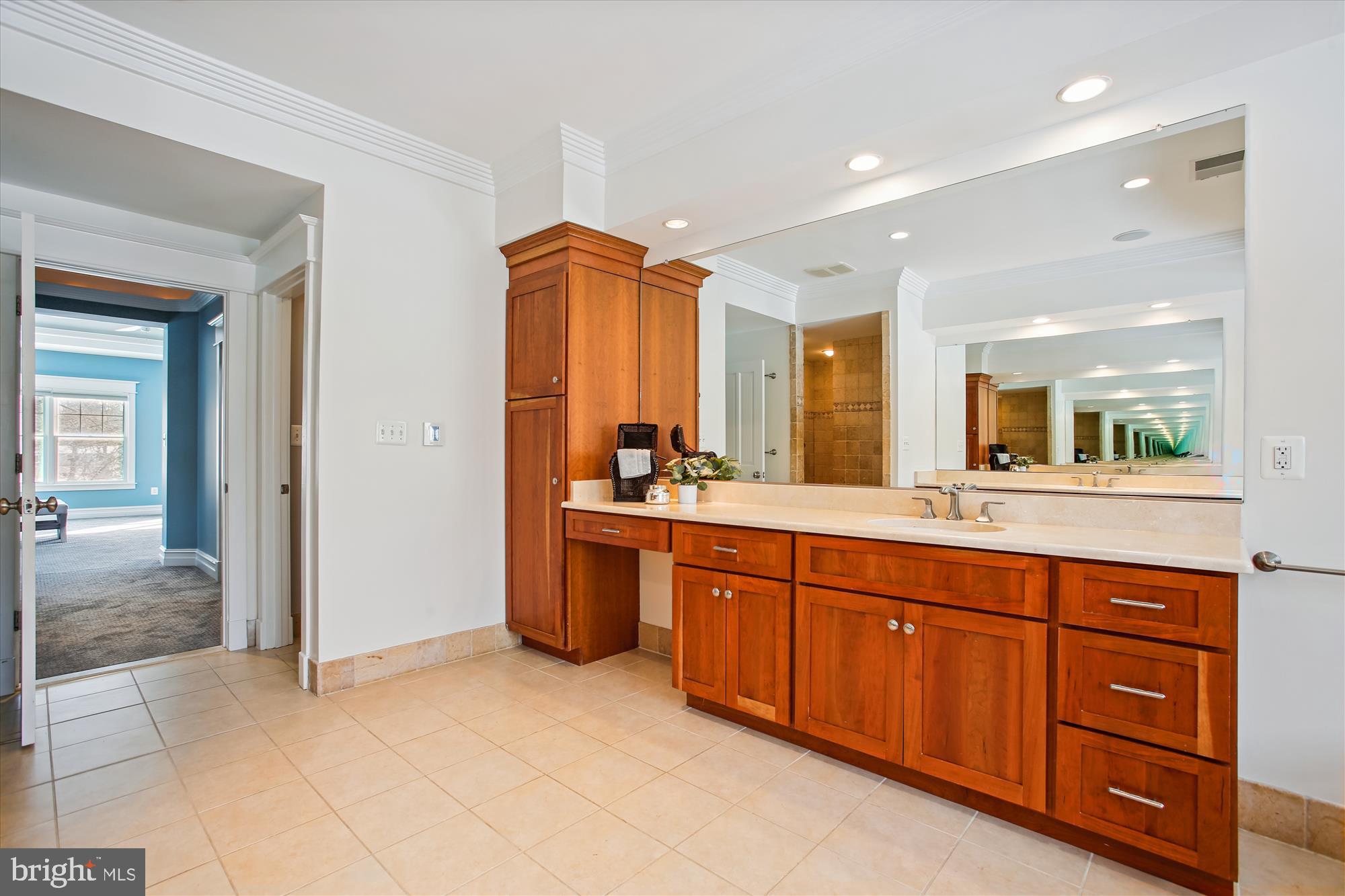 RICH E LAND - Residential