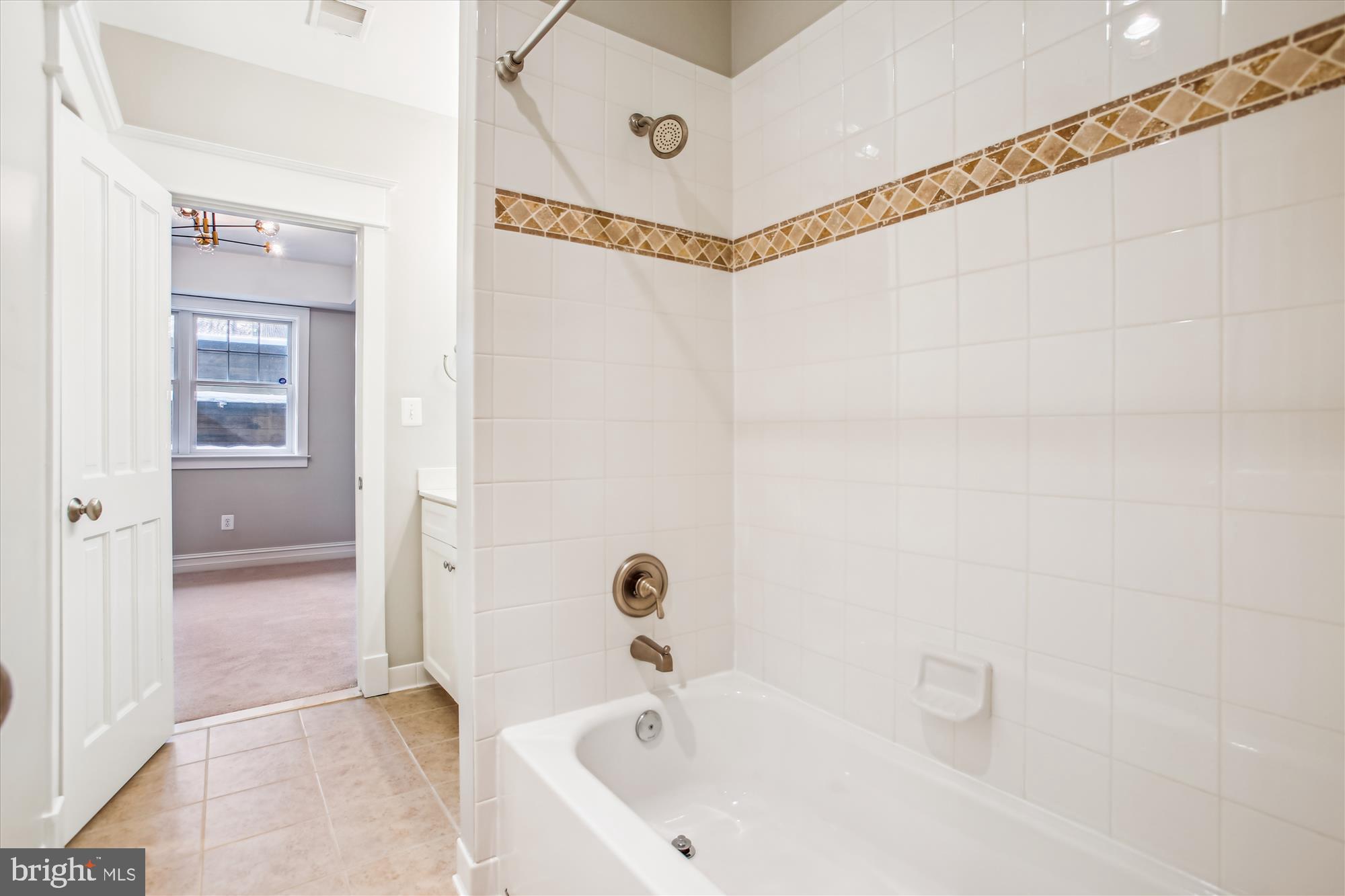 RICH E LAND - Residential