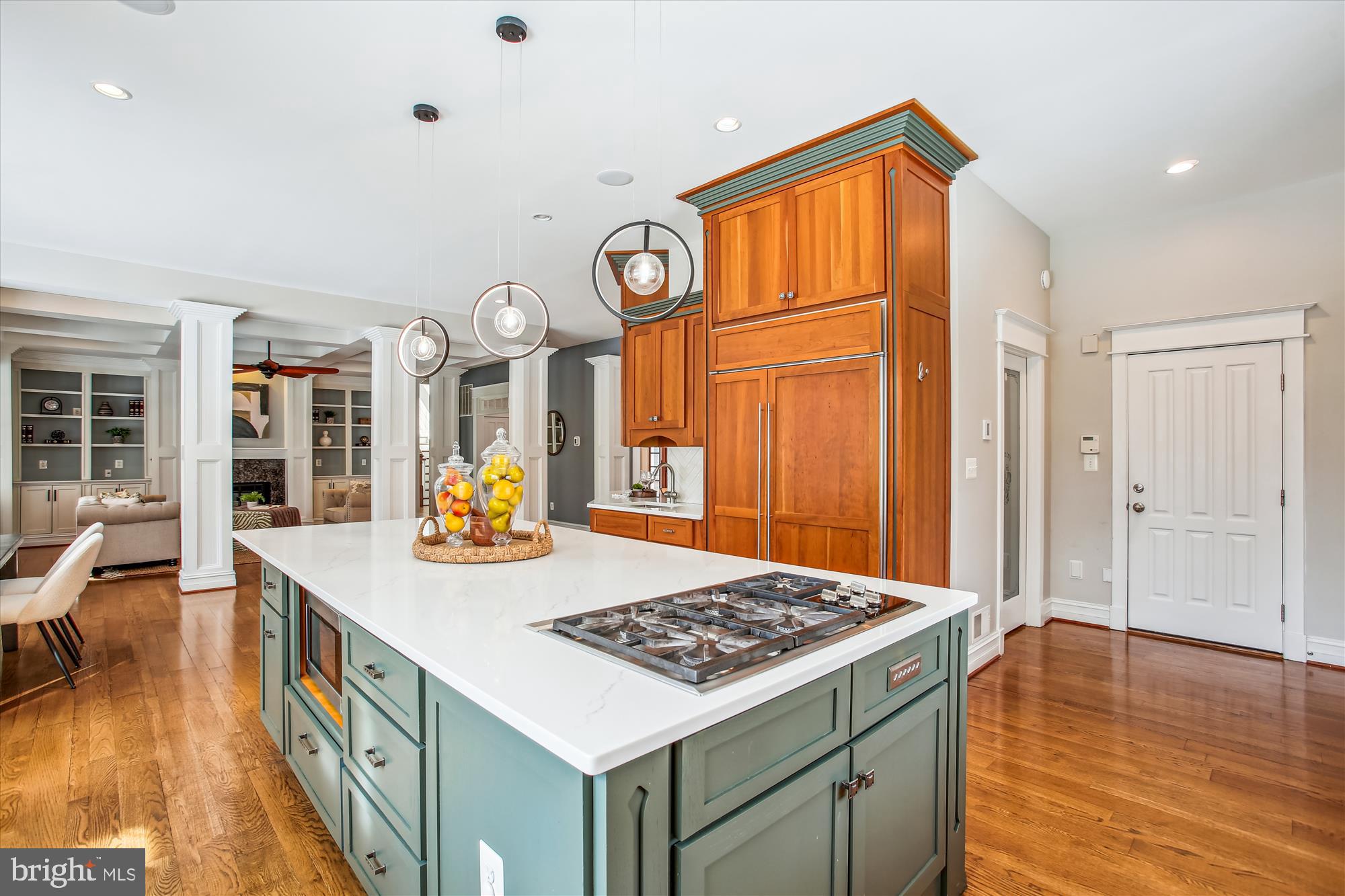 RICH E LAND - Residential